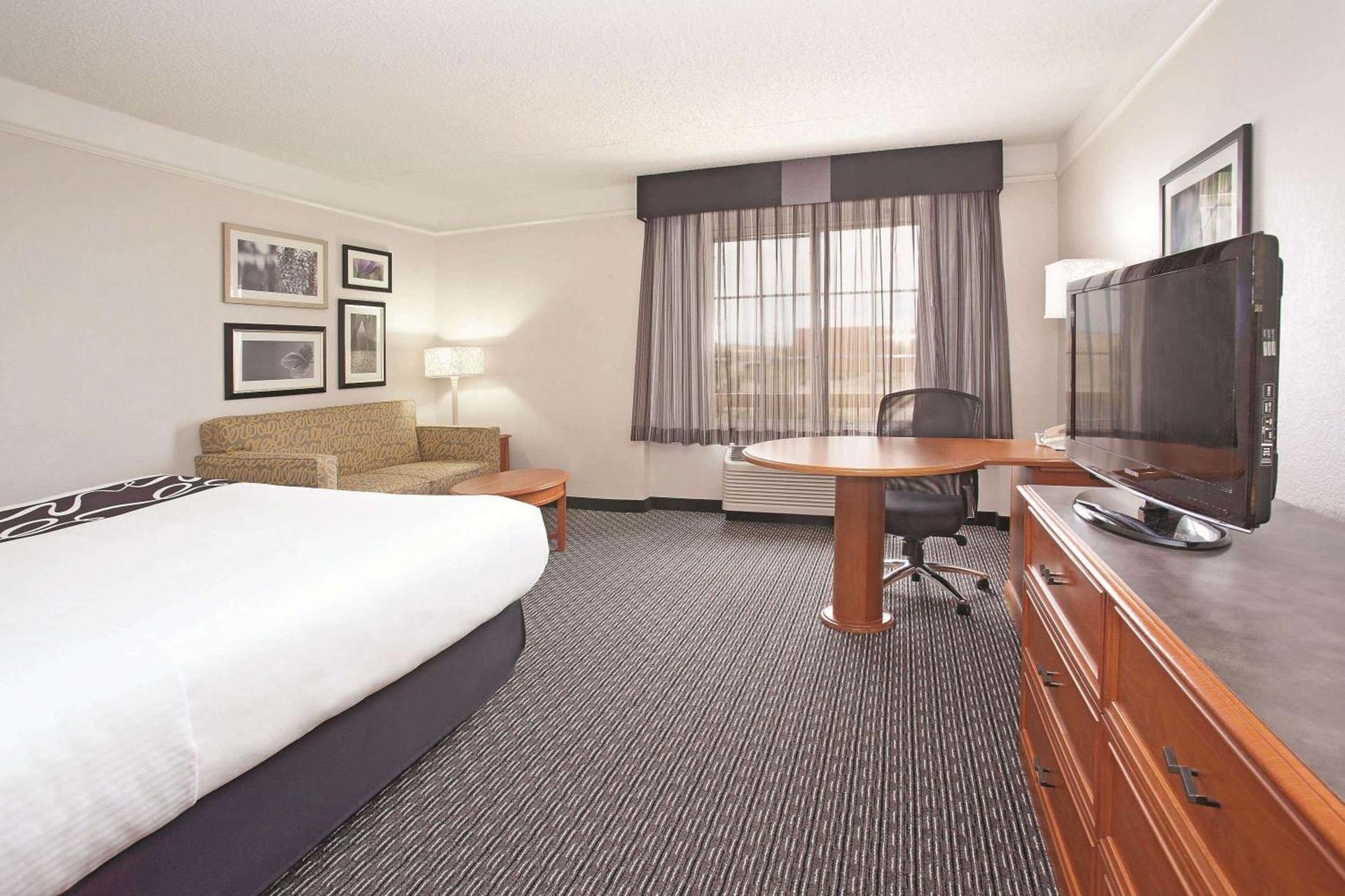 La Quinta by Wyndham Pueblo photo 15