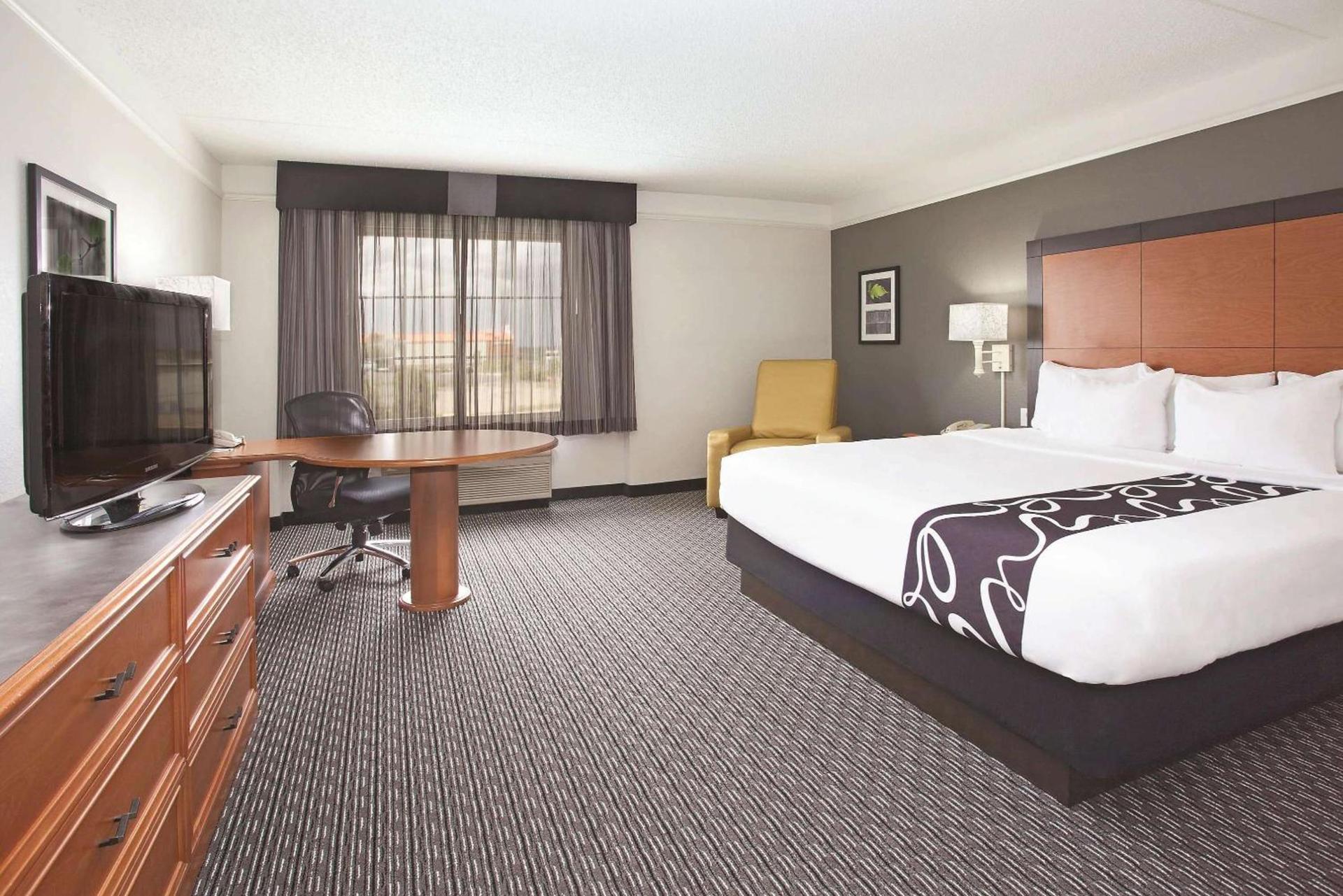 La Quinta by Wyndham Pueblo photo 17