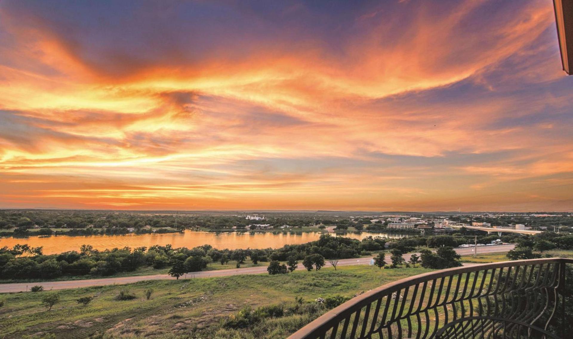 La Quinta by Wyndham Marble Falls photo 75