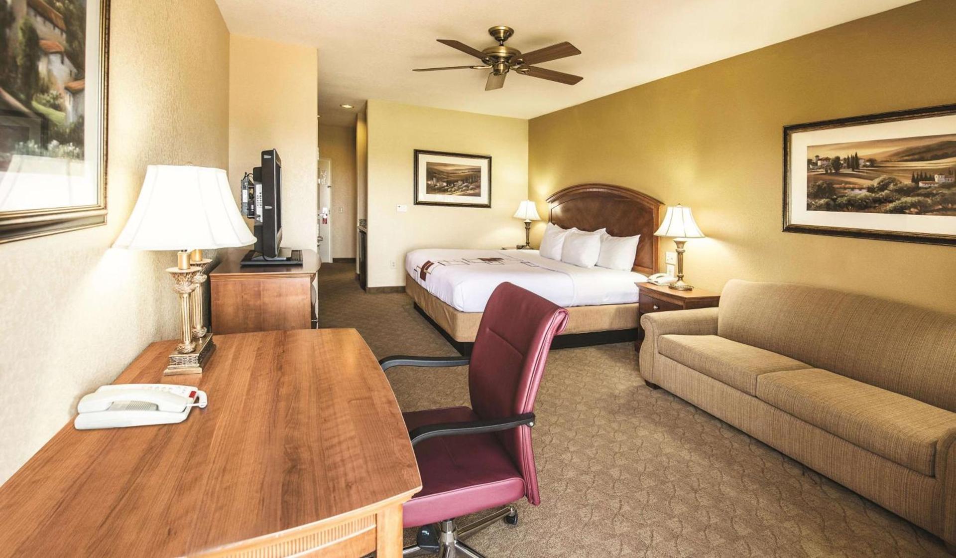 La Quinta by Wyndham Marble Falls photo 74