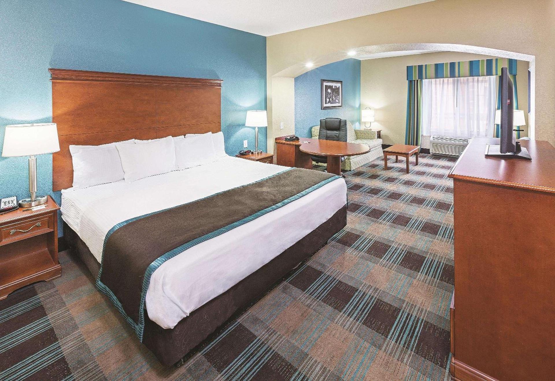 Sonesta Essential HOU Airport Road photo 7