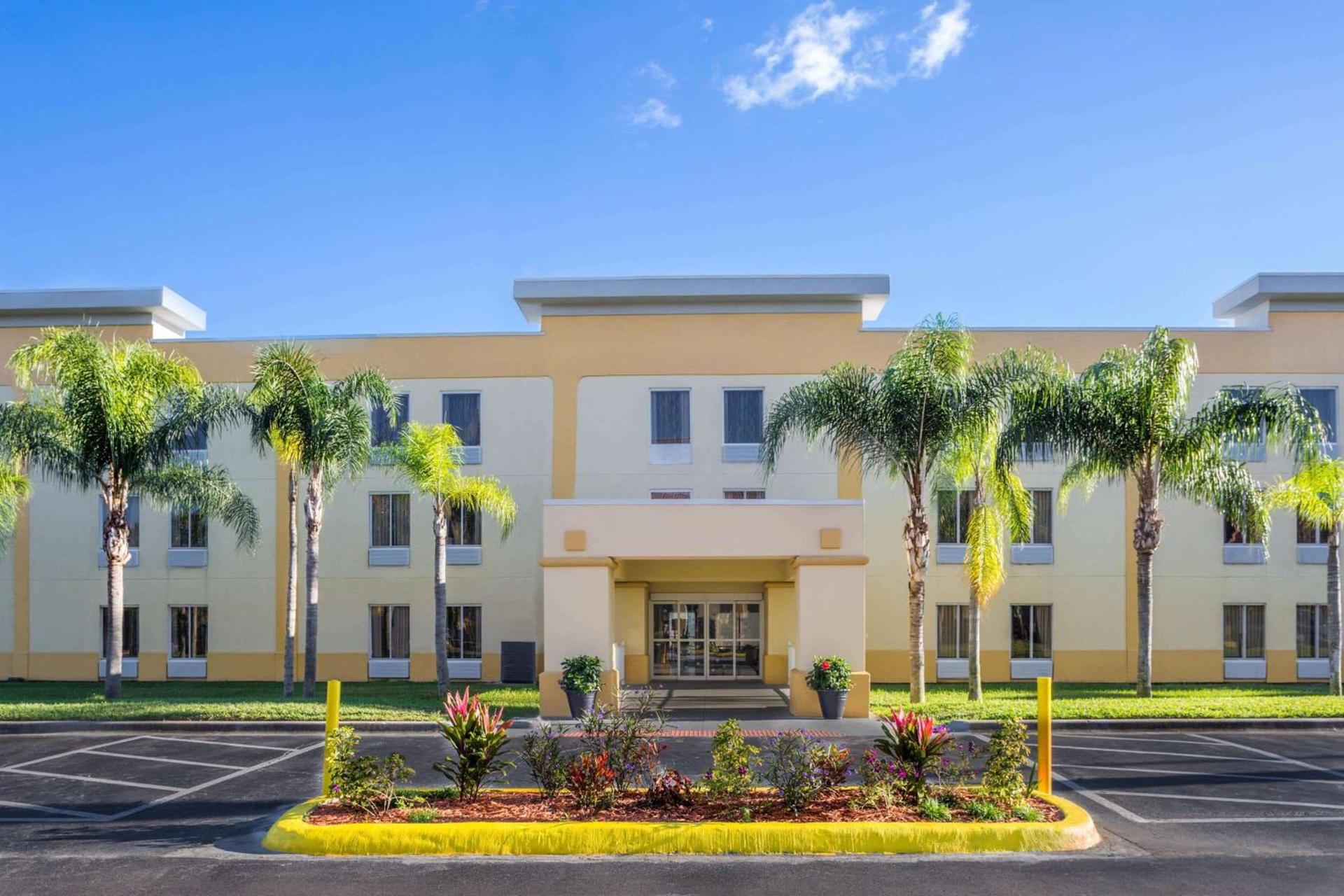 La Quinta by Wyndham Orlando Universal area - Free Shuttle to Universal photo 9