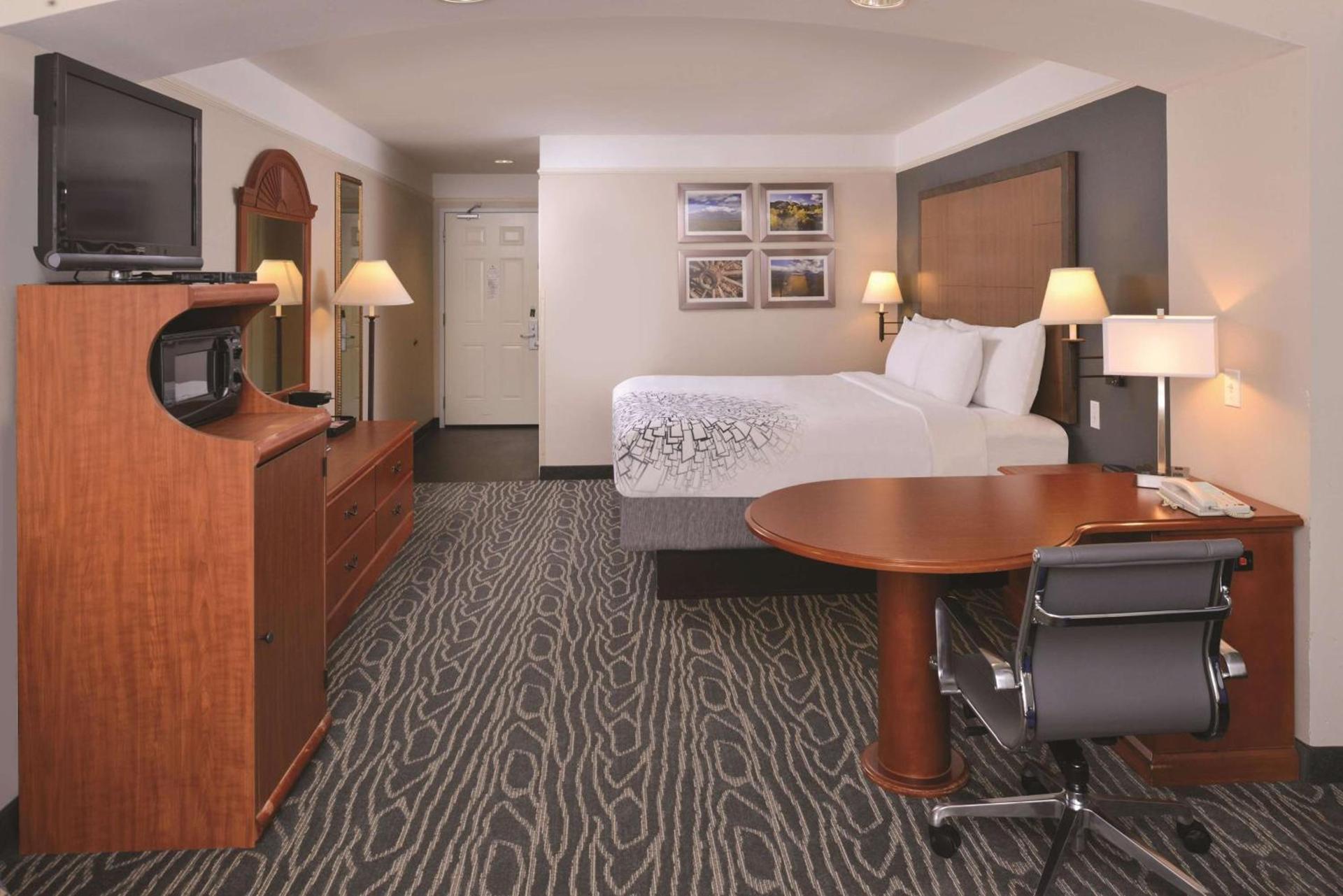 La Quinta by Wyndham Ruidoso Downs photo 16
