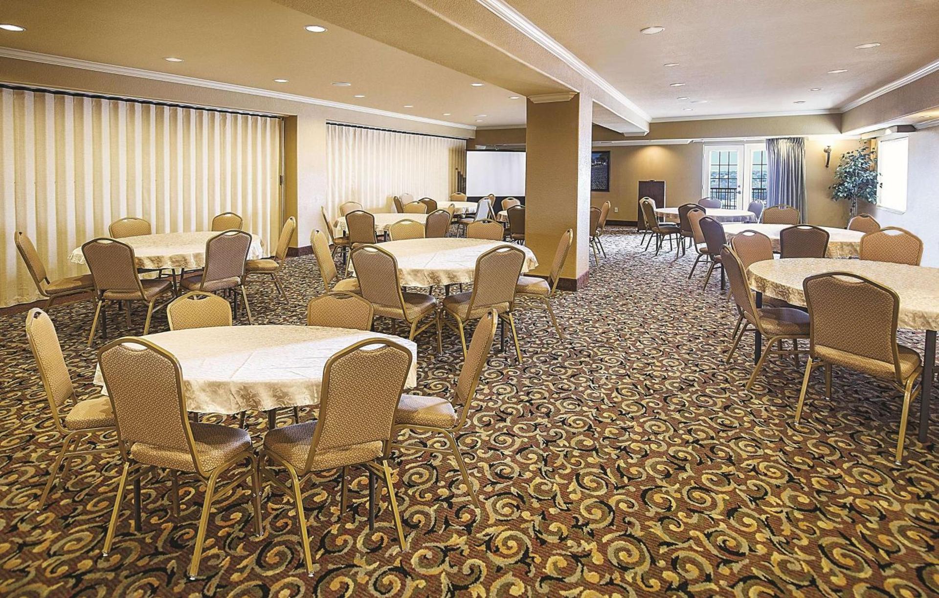 La Quinta by Wyndham Marble Falls photo 70