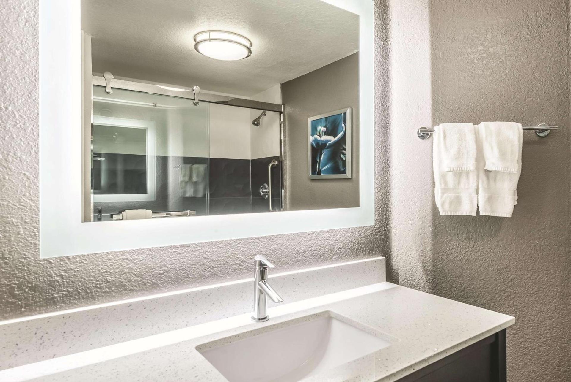 La Quinta by Wyndham Orlando Lake Mary photo 34