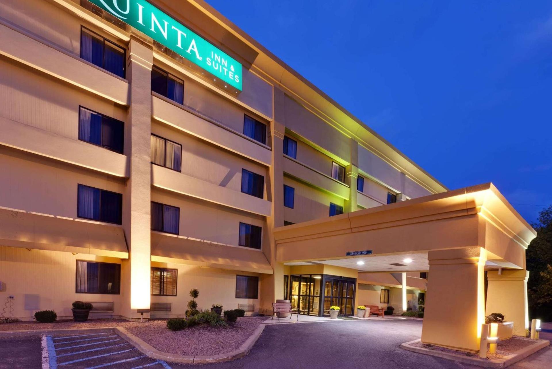 La Quinta by Wyndham Plattsburgh — hotel in Plattsburgh
