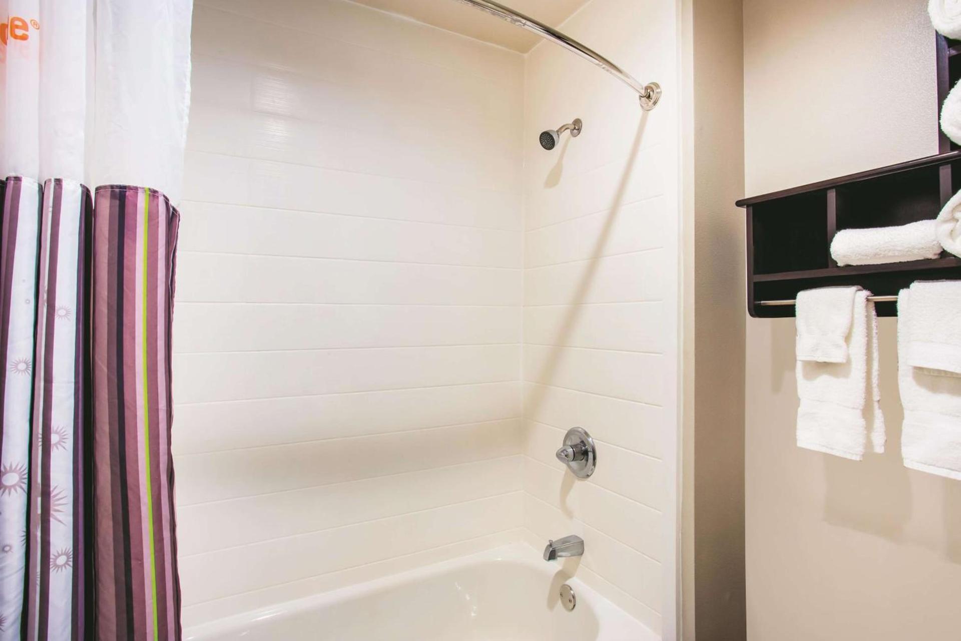La Quinta by Wyndham Cincinnati NE - Mason photo 21