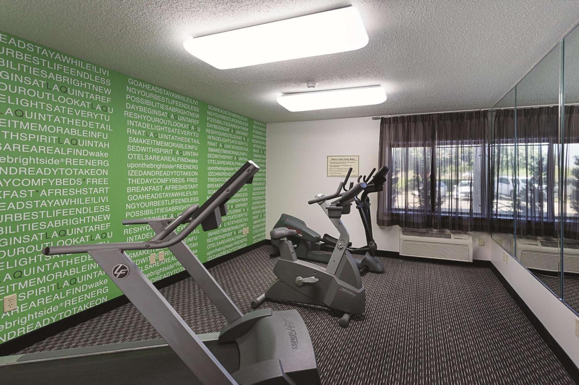 La Quinta by Wyndham Baton Rouge Siegen Lane photo 33