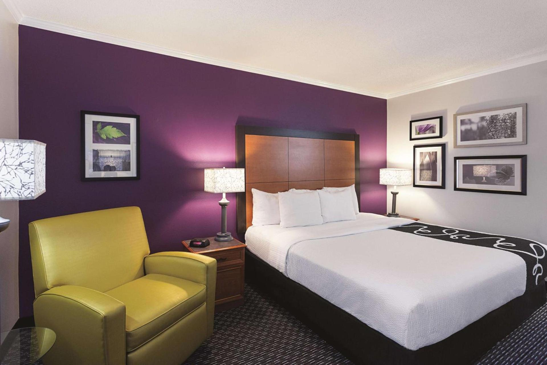 La Quinta by Wyndham Baton Rouge Siegen Lane photo 60