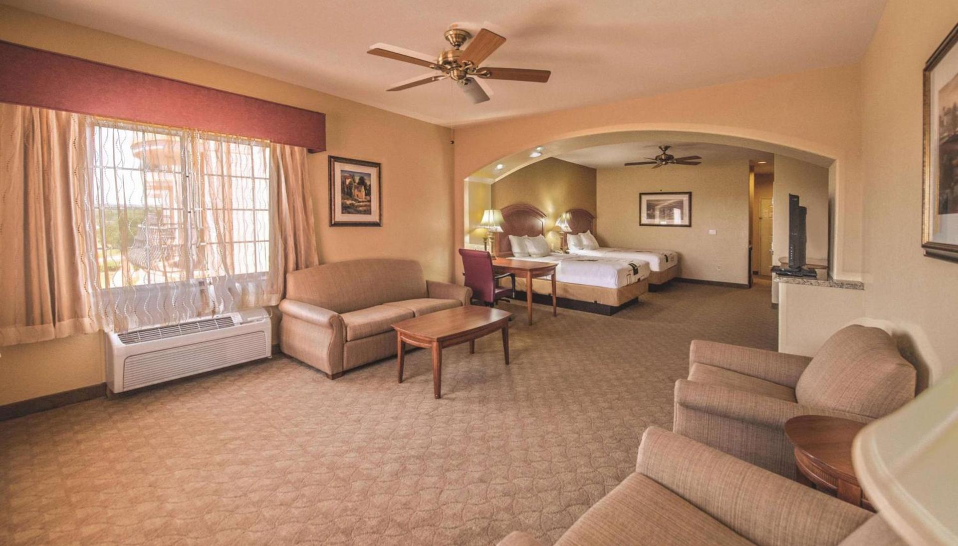 La Quinta by Wyndham Marble Falls photo 66