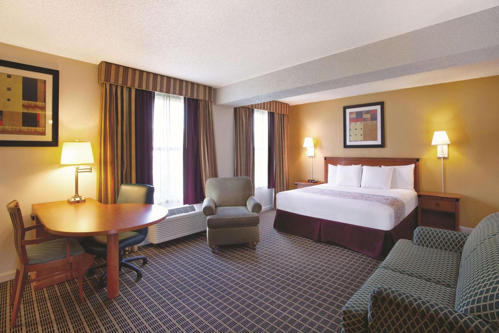 La Quinta Inn by Wyndham Orlando International Drive North photo 43
