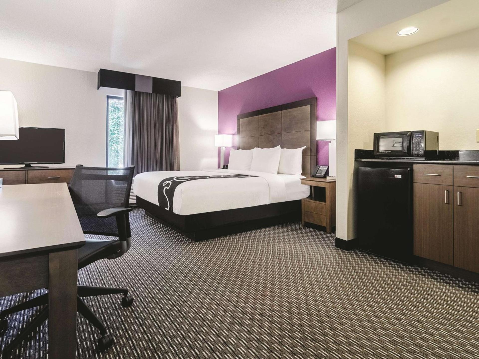 La Quinta Inn & Suites by Wyndham Myrtle Beach - N Kings Hwy photo 13
