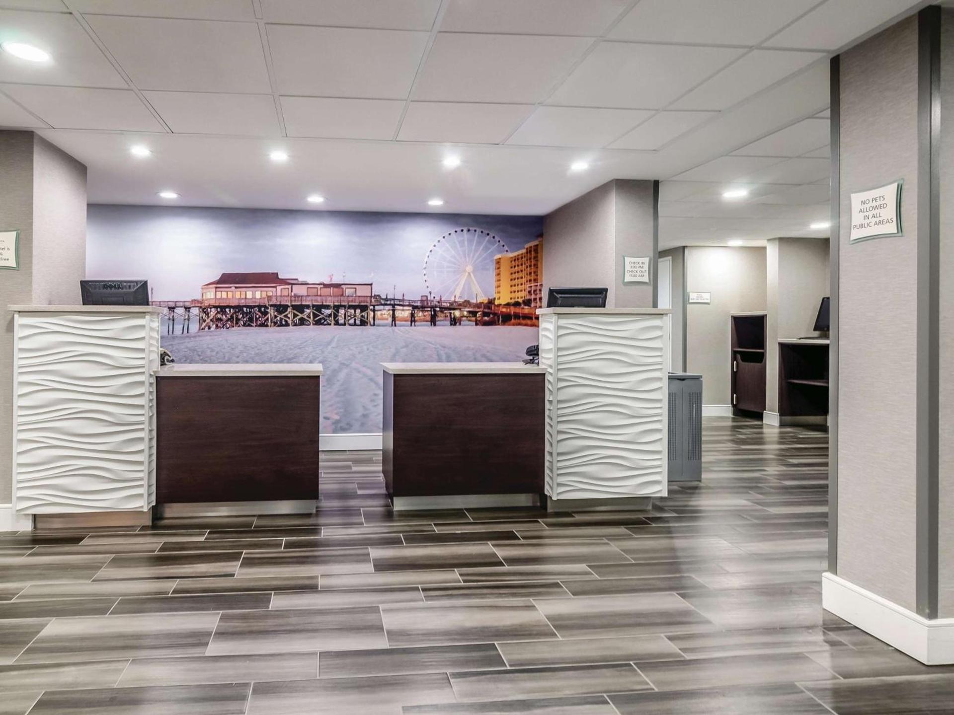 La Quinta Inn & Suites by Wyndham Myrtle Beach - N Kings Hwy photo 8
