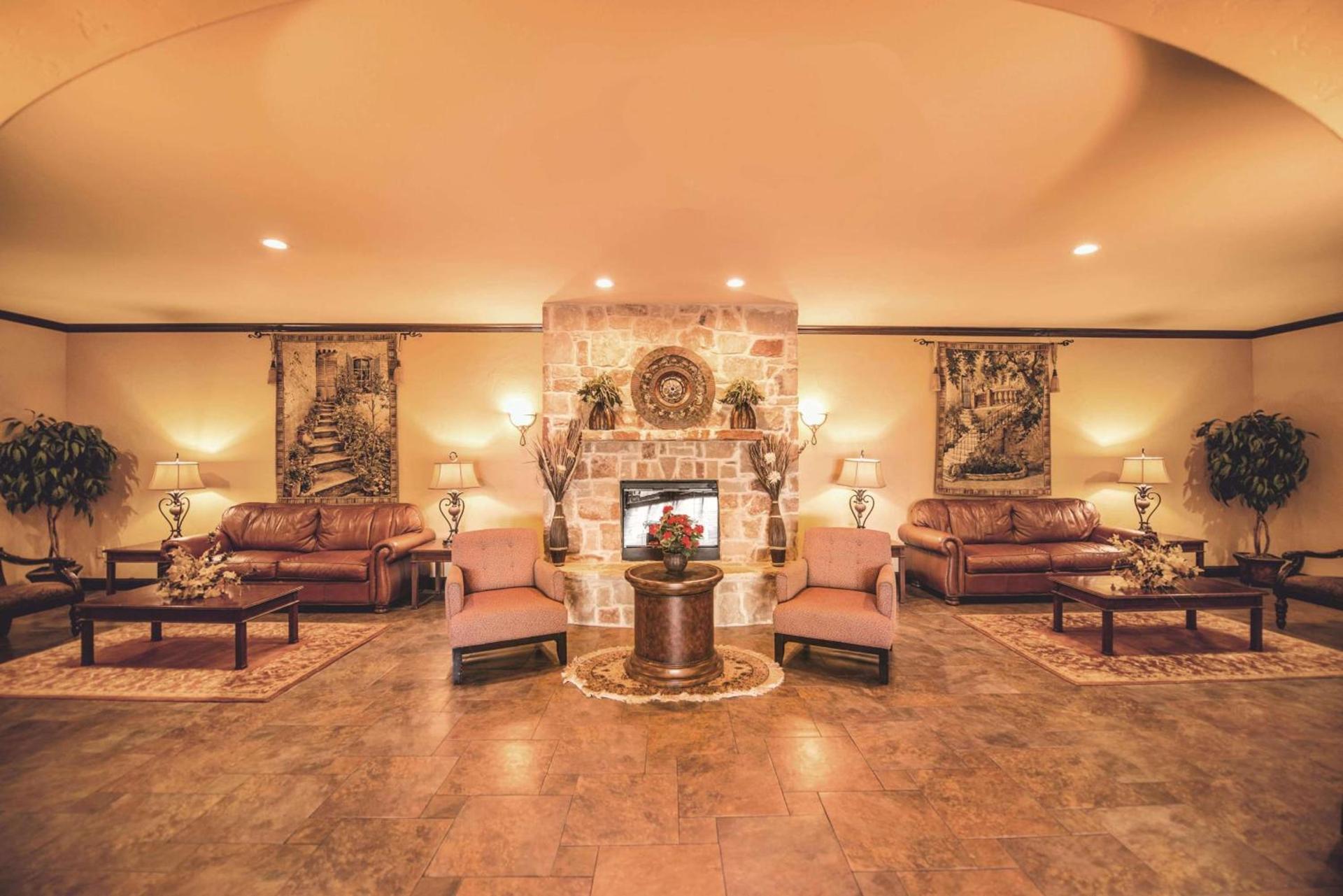 La Quinta by Wyndham Marble Falls photo 65