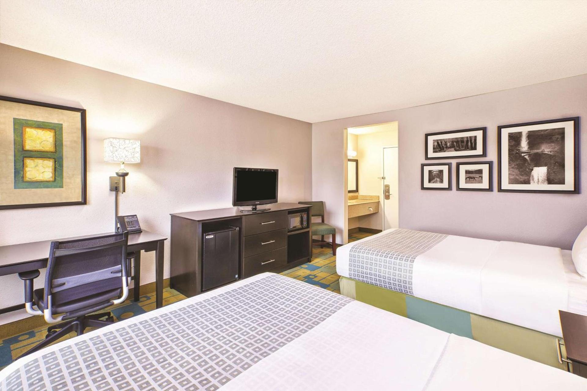 La Quinta Inn by Wyndham Toledo Perrysburg photo 32