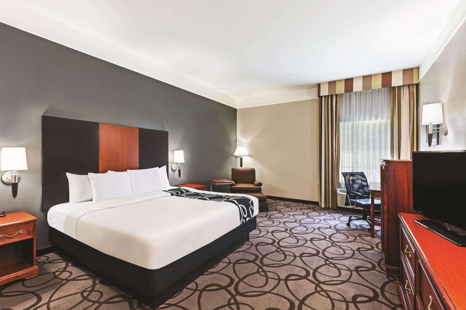 La Quinta by Wyndham Granbury photo 24