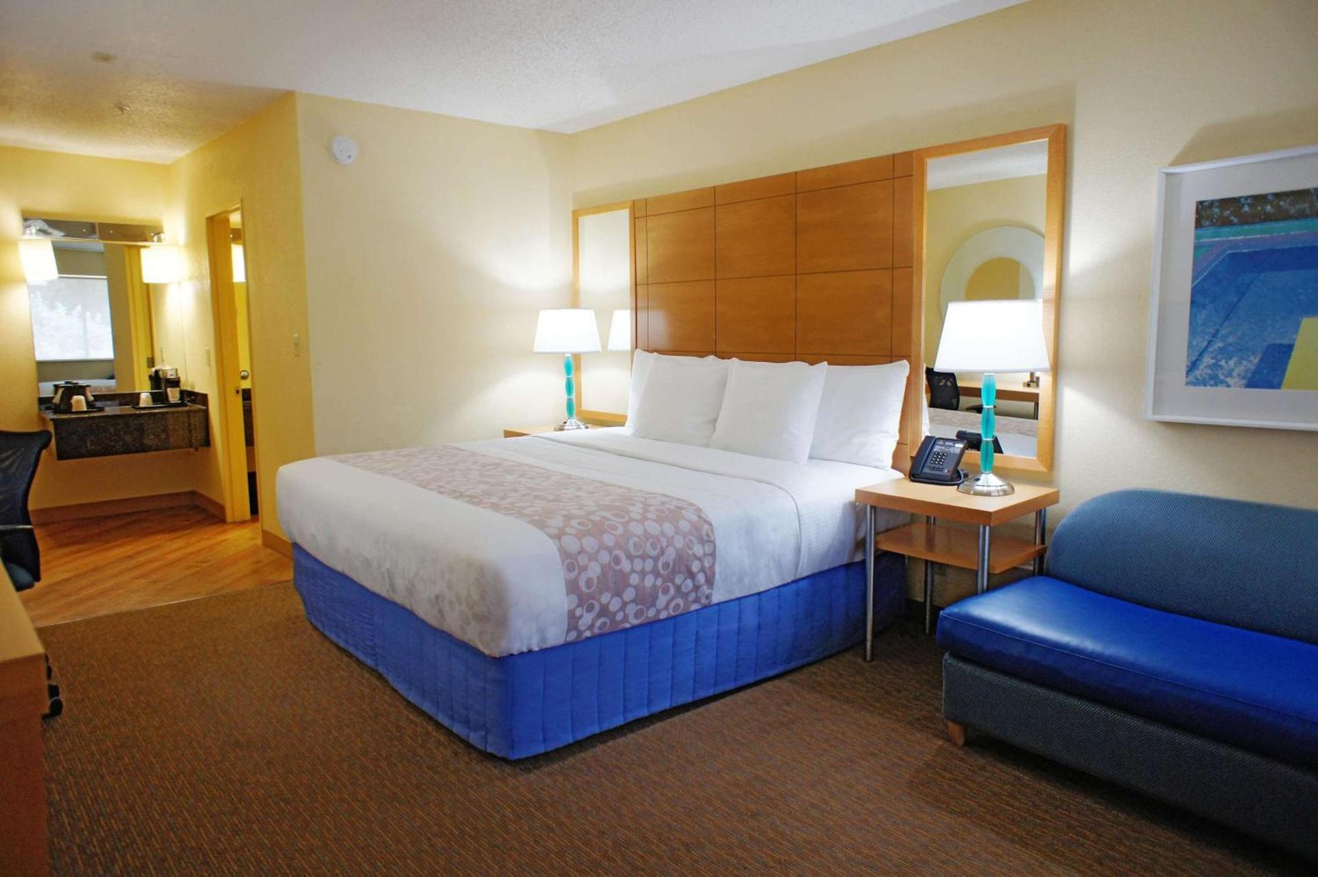La Quinta by Wyndham Fort Lauderdale Pompano Beach photo 11