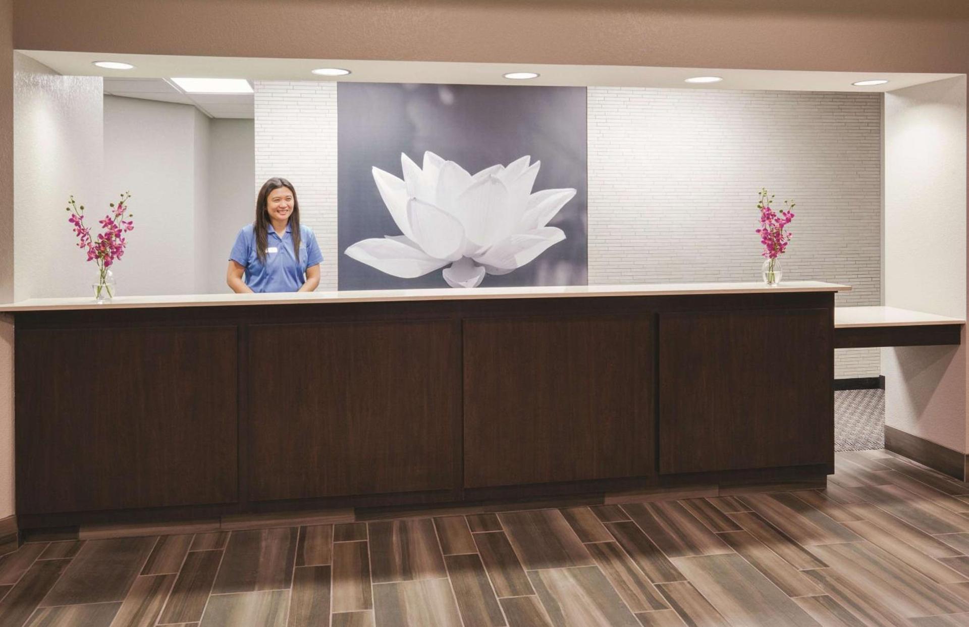 Bloom Hotel photo 4