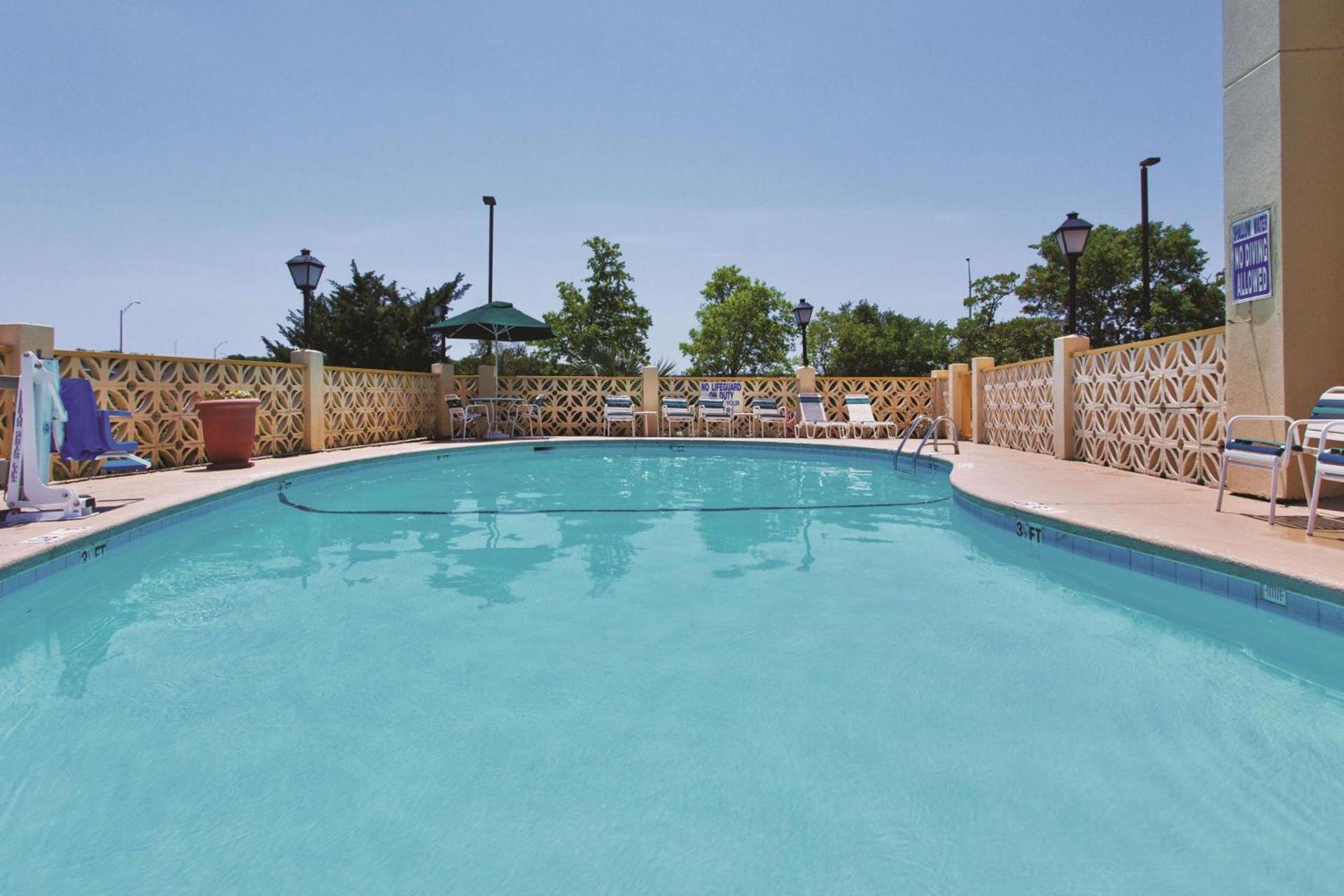 La Quinta Inn & Suites by Wyndham Charleston Riverview photo 7
