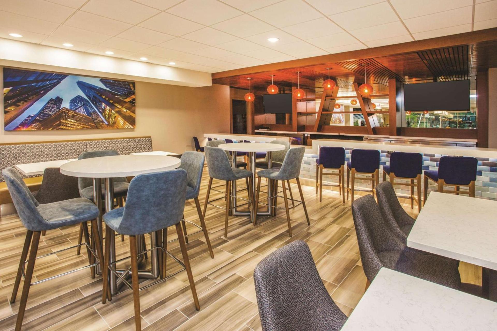 La Quinta Inn & Suites by Wyndham Chicago Downtown photo 5