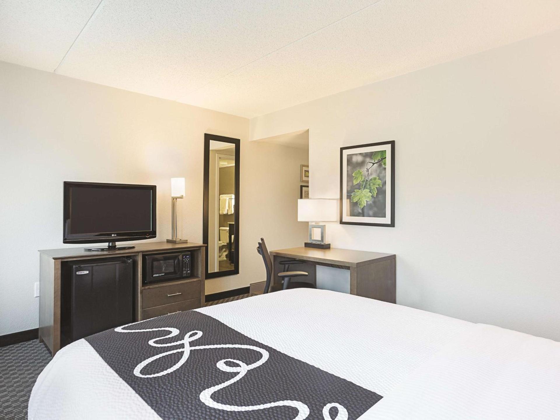 La Quinta by Wyndham Baltimore BWI Airport photo 34
