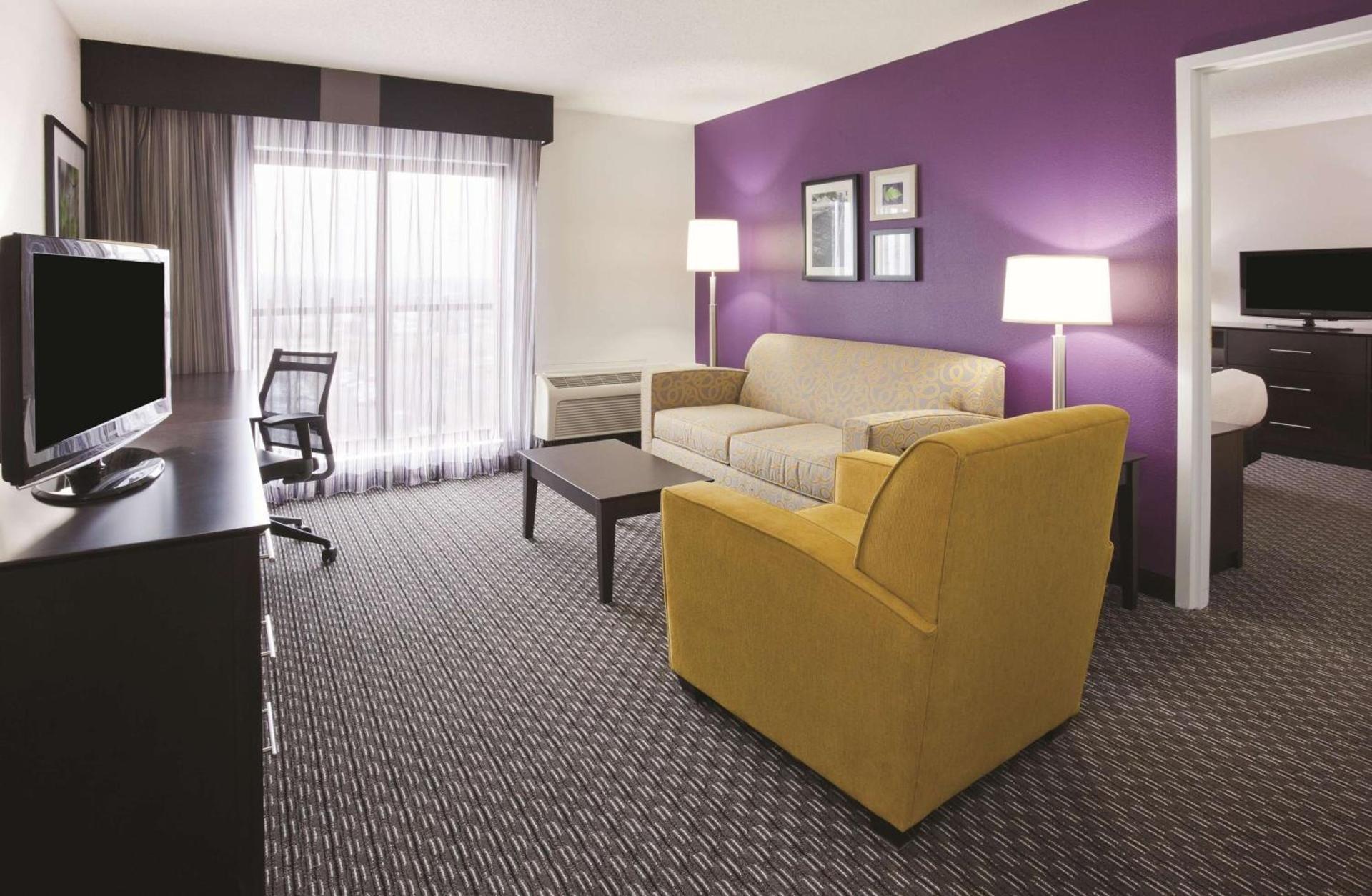 Bloom Hotel photo 17