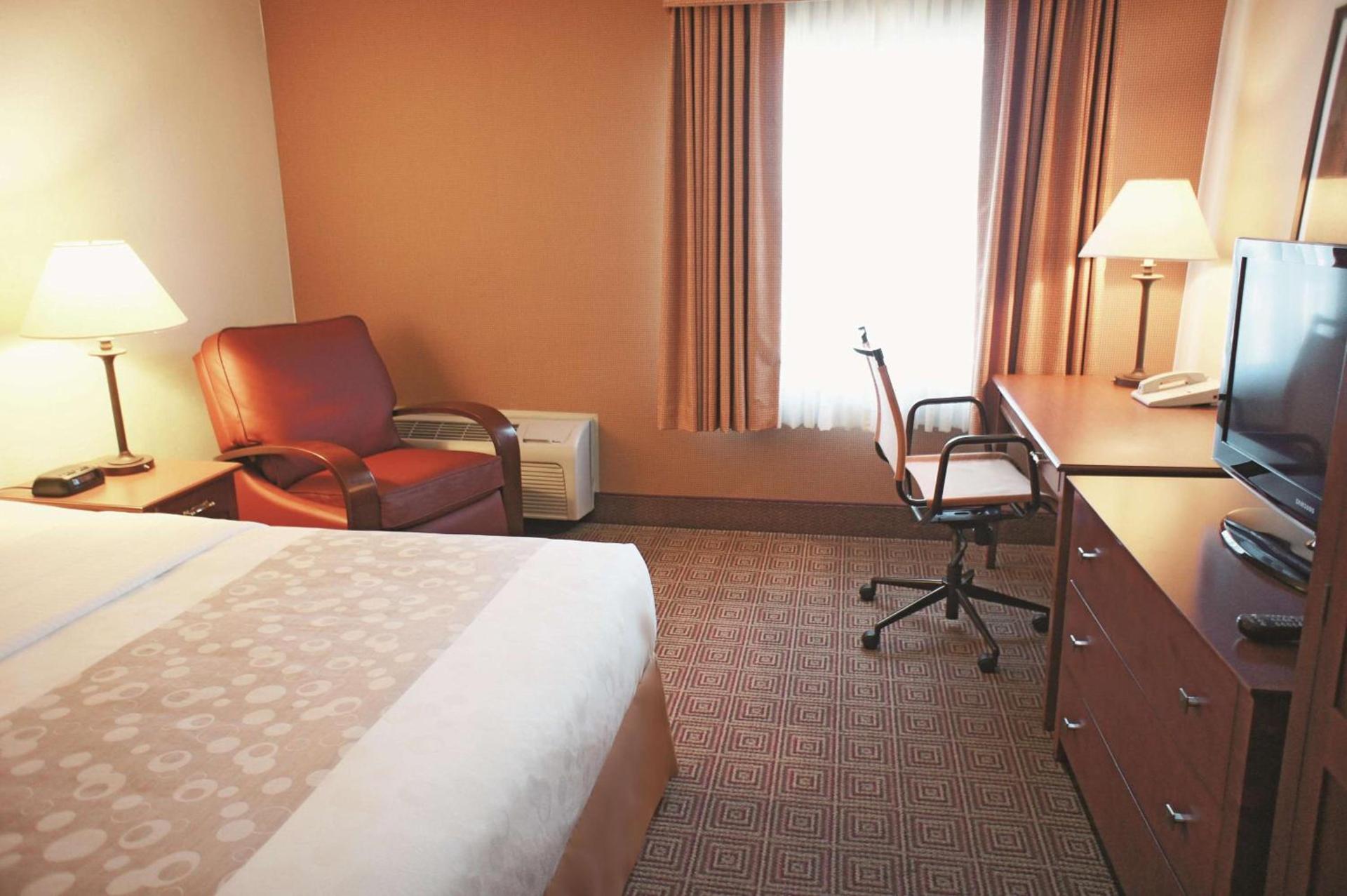 La Quinta by Wyndham Stamford / New York City photo 11