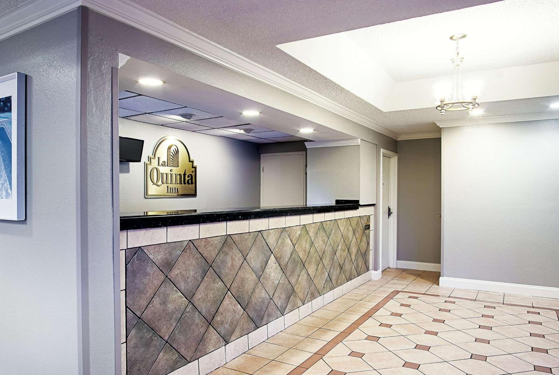 La Quinta Inn by Wyndham West Palm Beach - Florida Turnpike photo 11