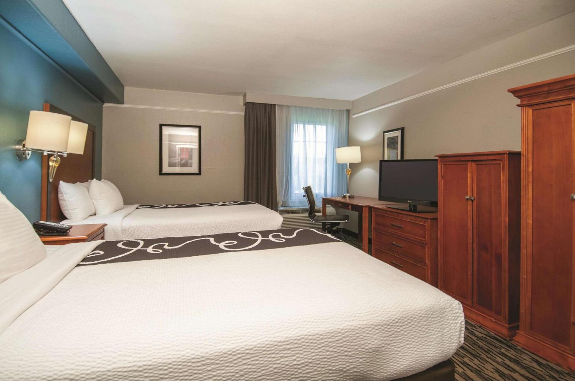 La Quinta Inn by Wyndham San Antonio Brooks City Base photo 36