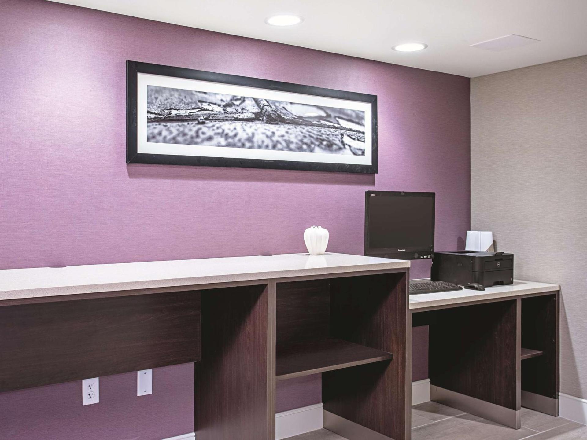 La Quinta by Wyndham Baltimore N / White Marsh photo 26