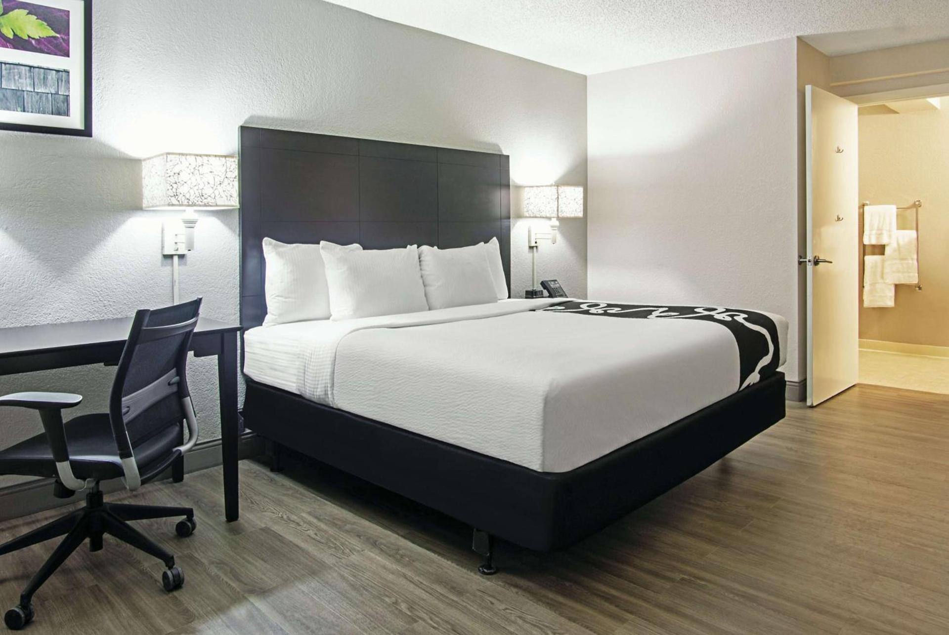 La Quinta Inn by Wyndham West Palm Beach - Florida Turnpike photo 34