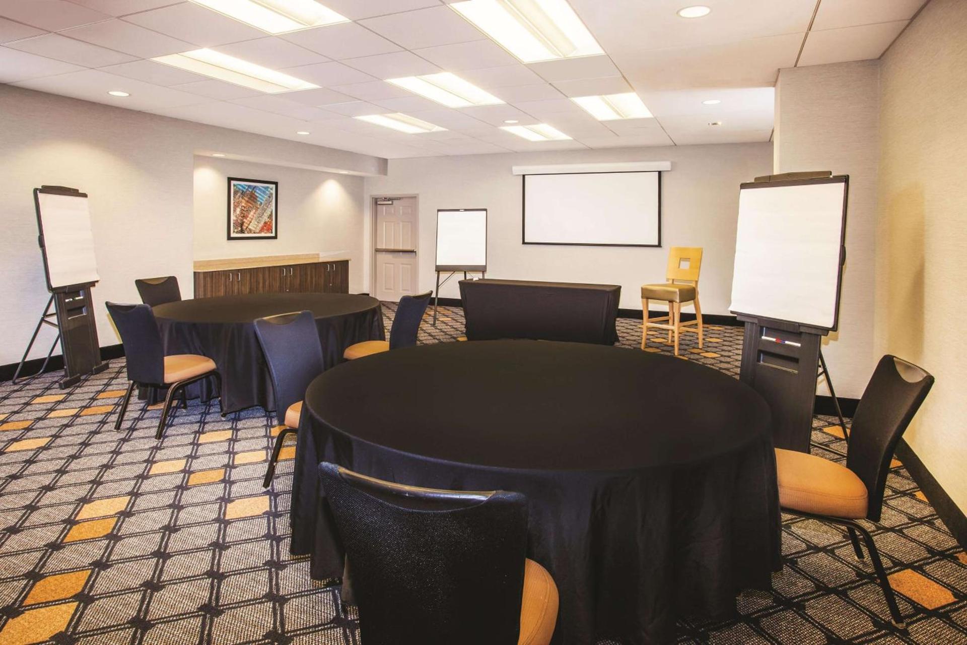 La Quinta Inn & Suites by Wyndham Chicago Downtown photo 54