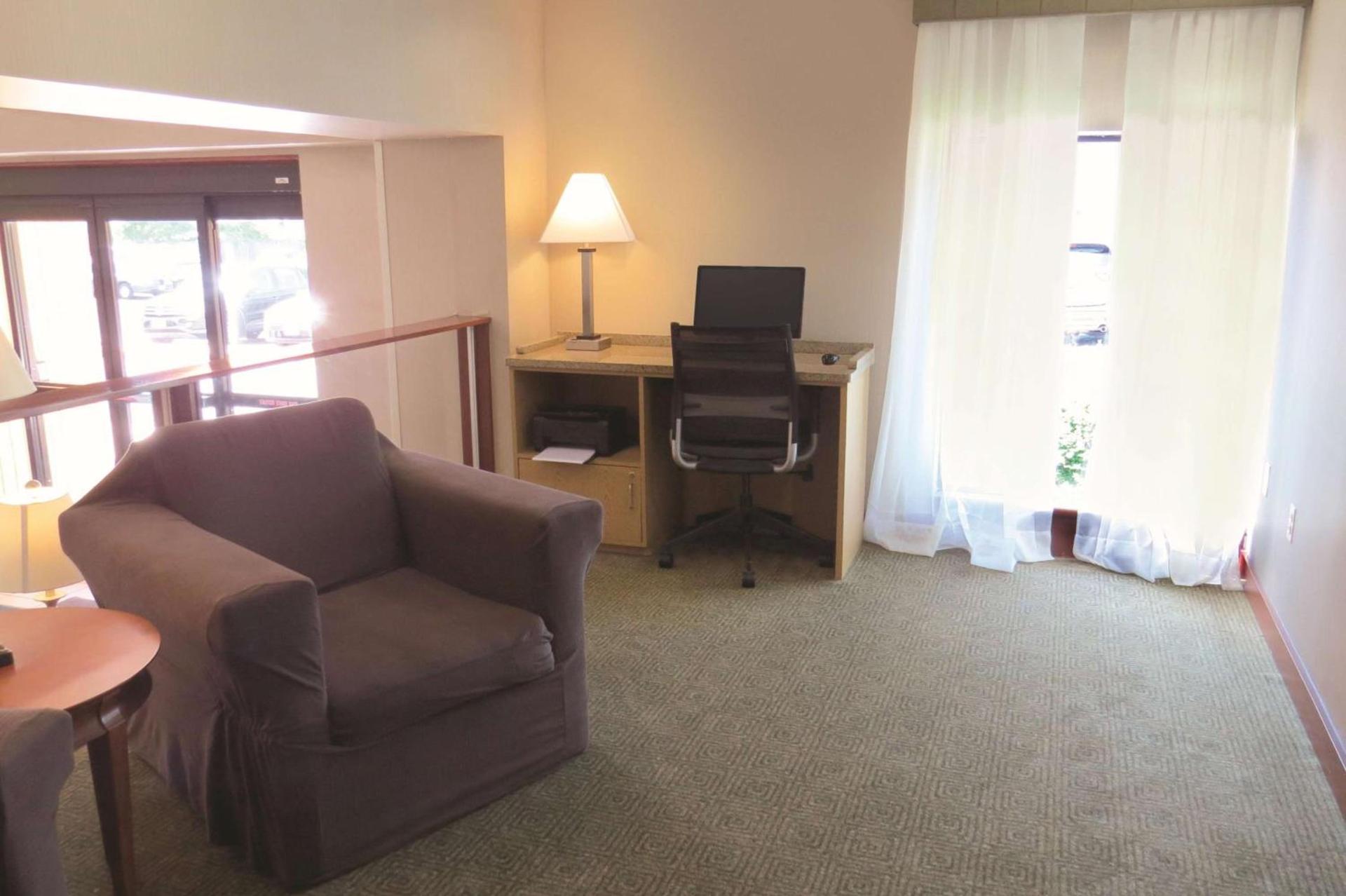 La Quinta by Wyndham Stamford / New York City photo 36