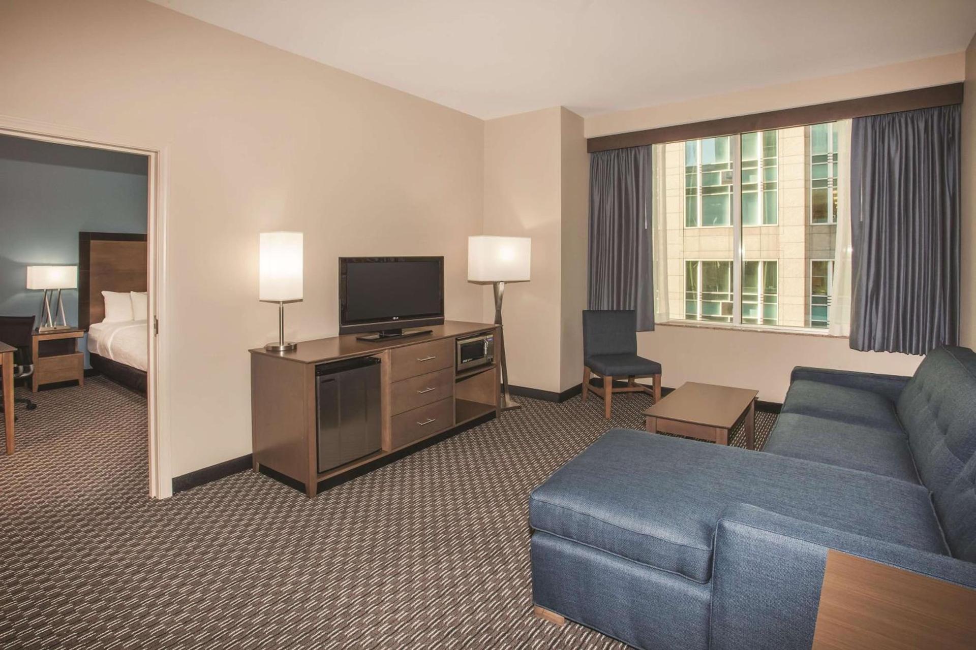 La Quinta Inn & Suites by Wyndham Chicago Downtown photo 43