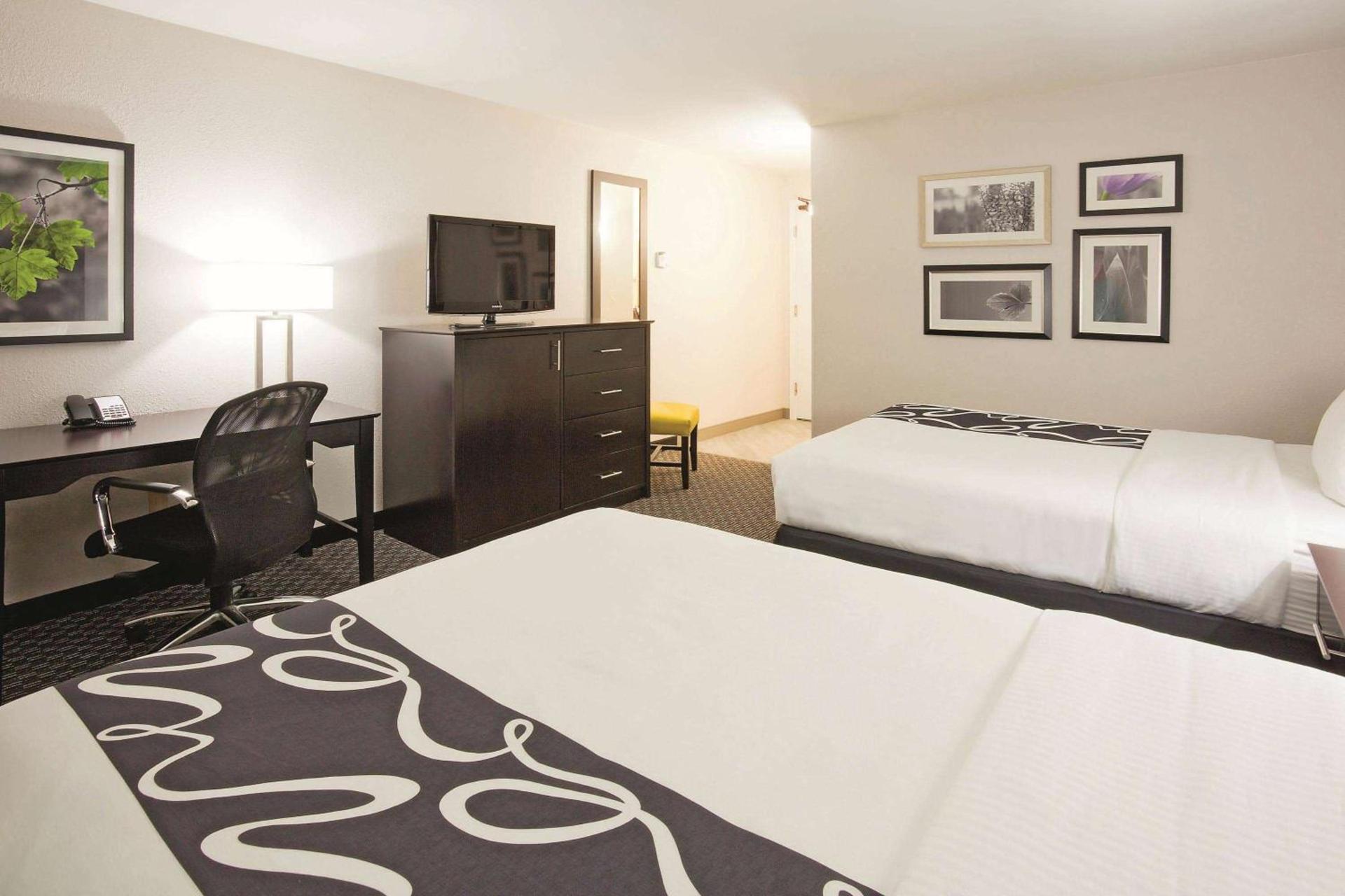 La Quinta Inn by Wyndham Oshkosh photo 62