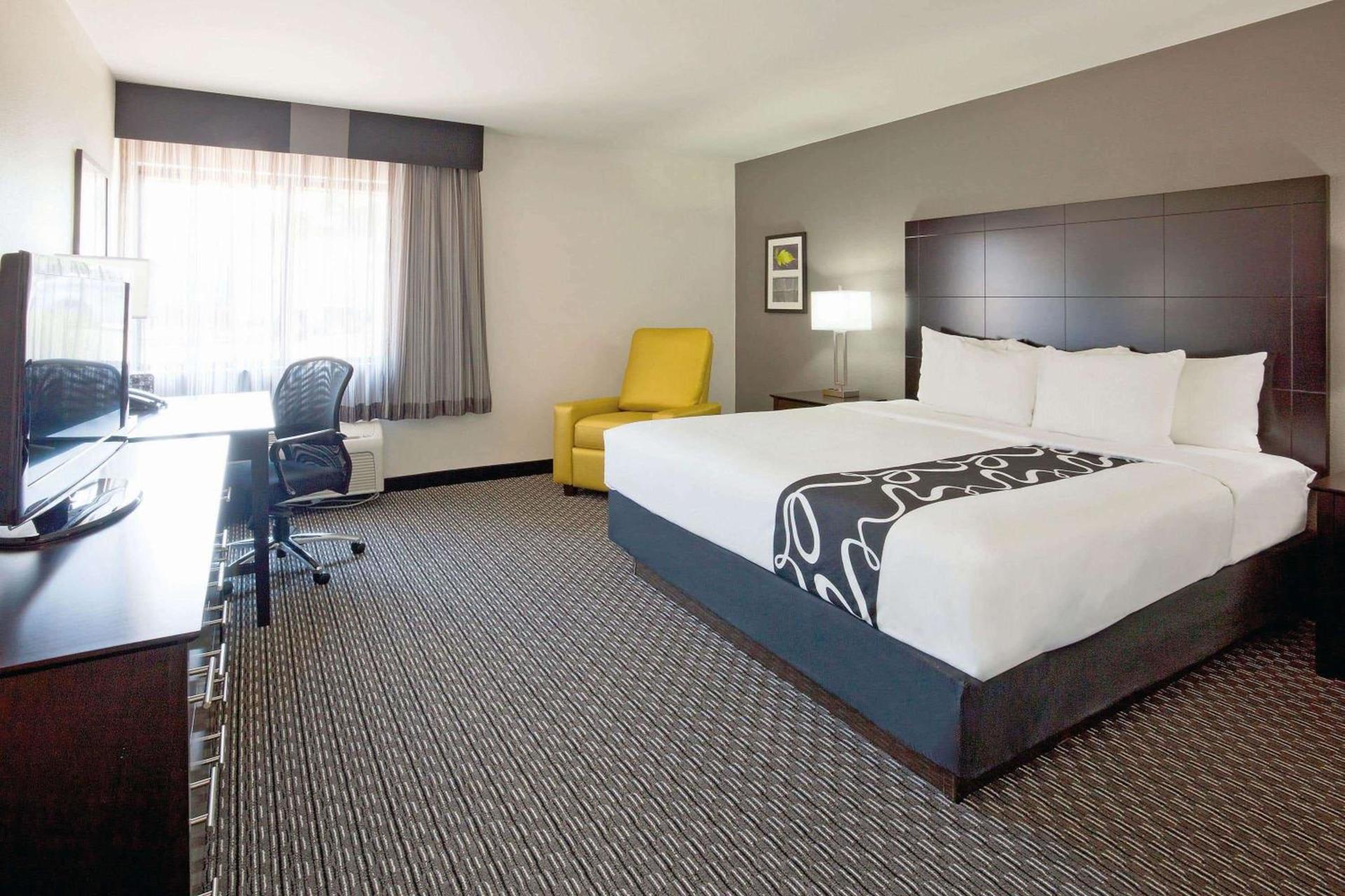La Quinta Inn by Wyndham Oshkosh photo 59