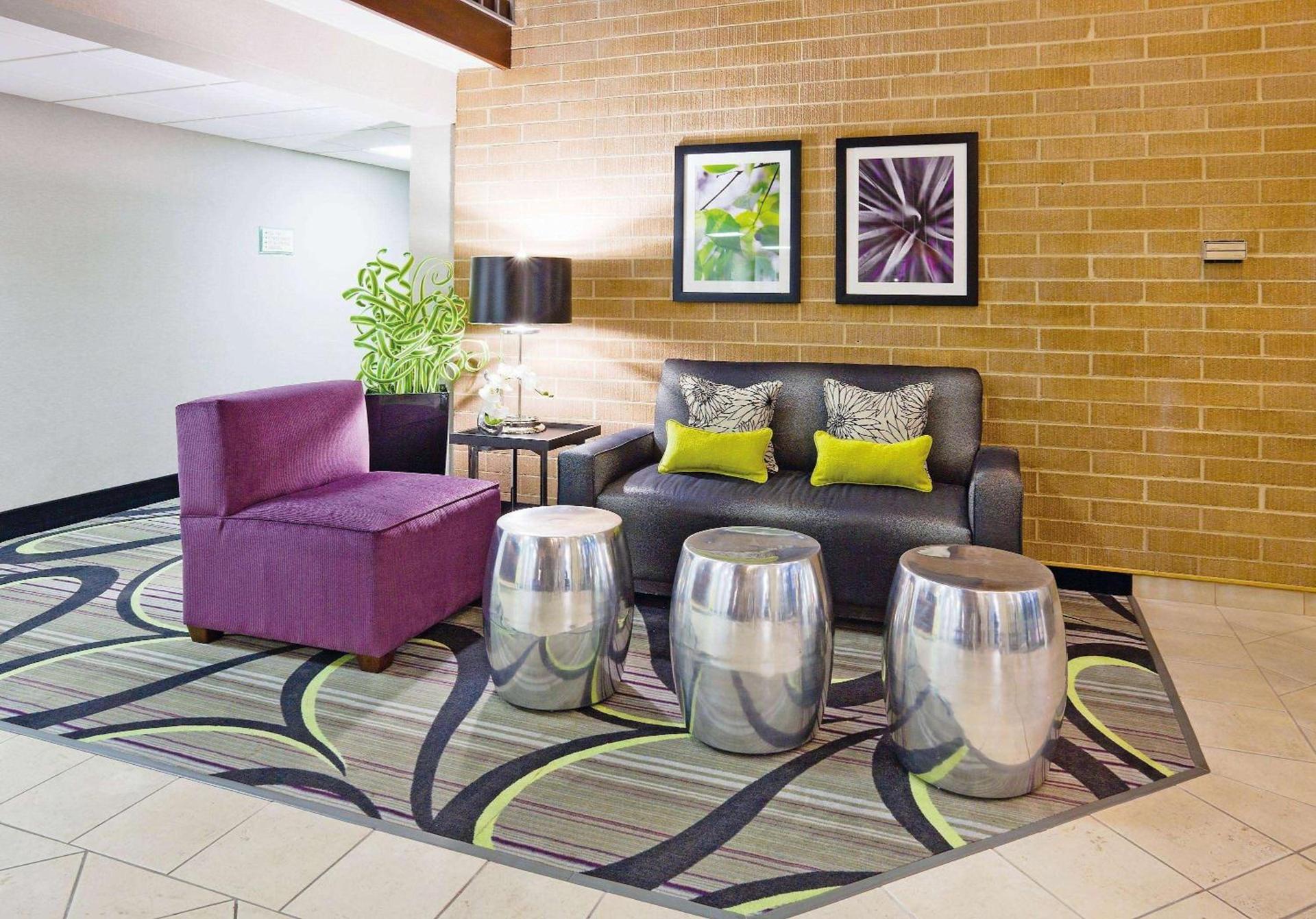 La Quinta Inn by Wyndham Oshkosh photo 57
