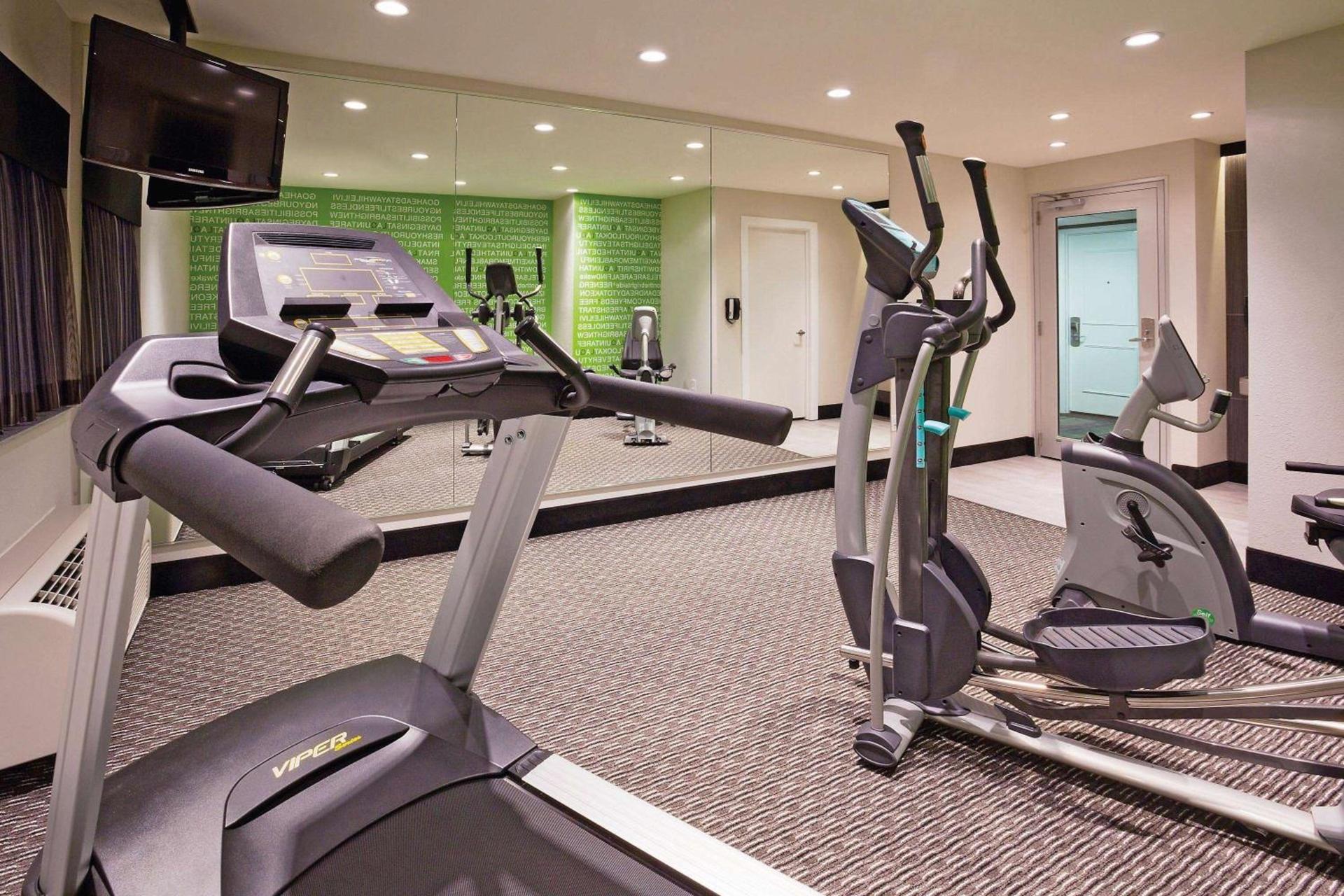 La Quinta Inn by Wyndham Oshkosh photo 58