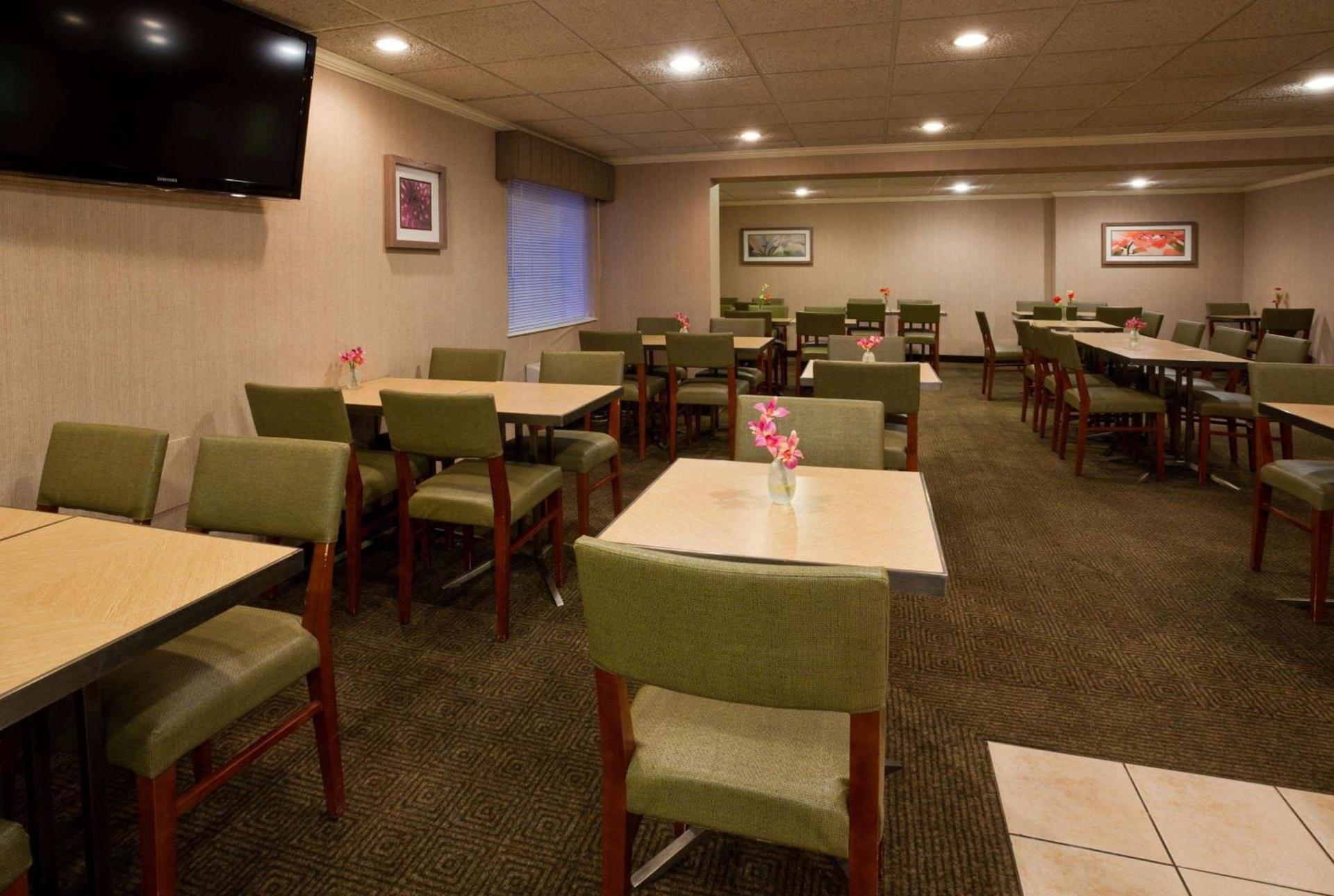 La Quinta Inn by Wyndham Minneapolis Airport Bloomington photo 44