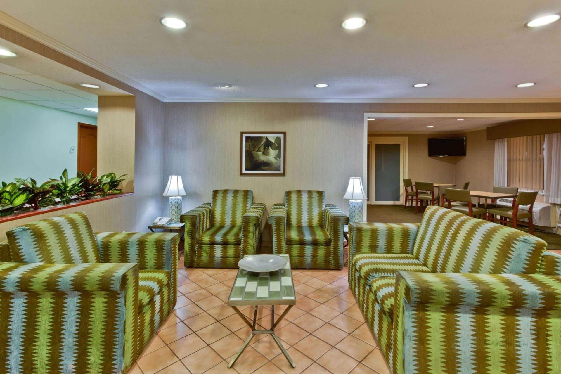 La Quinta by Wyndham Lakeland East photo 10