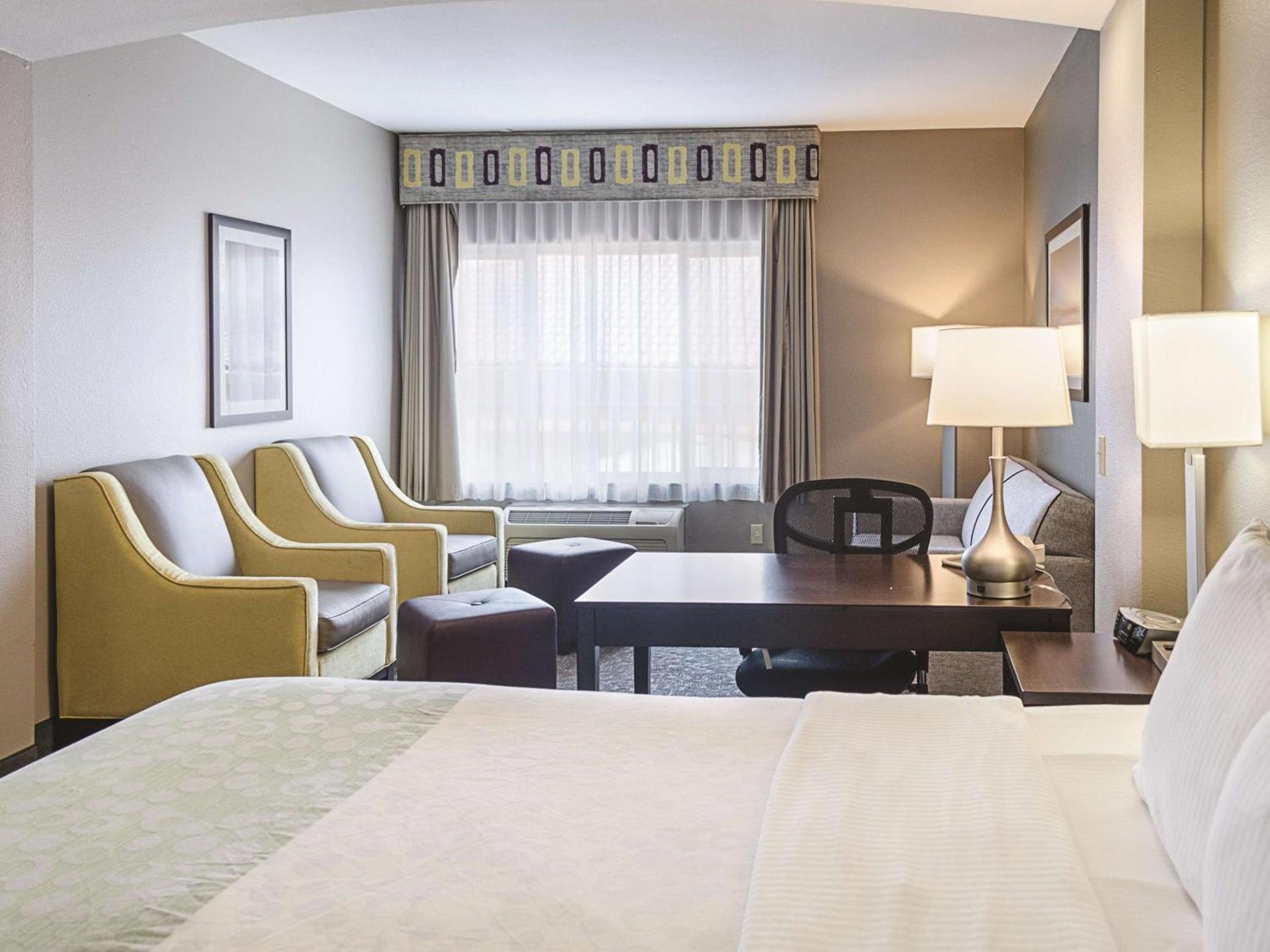 La Quinta by Wyndham Biloxi photo 14