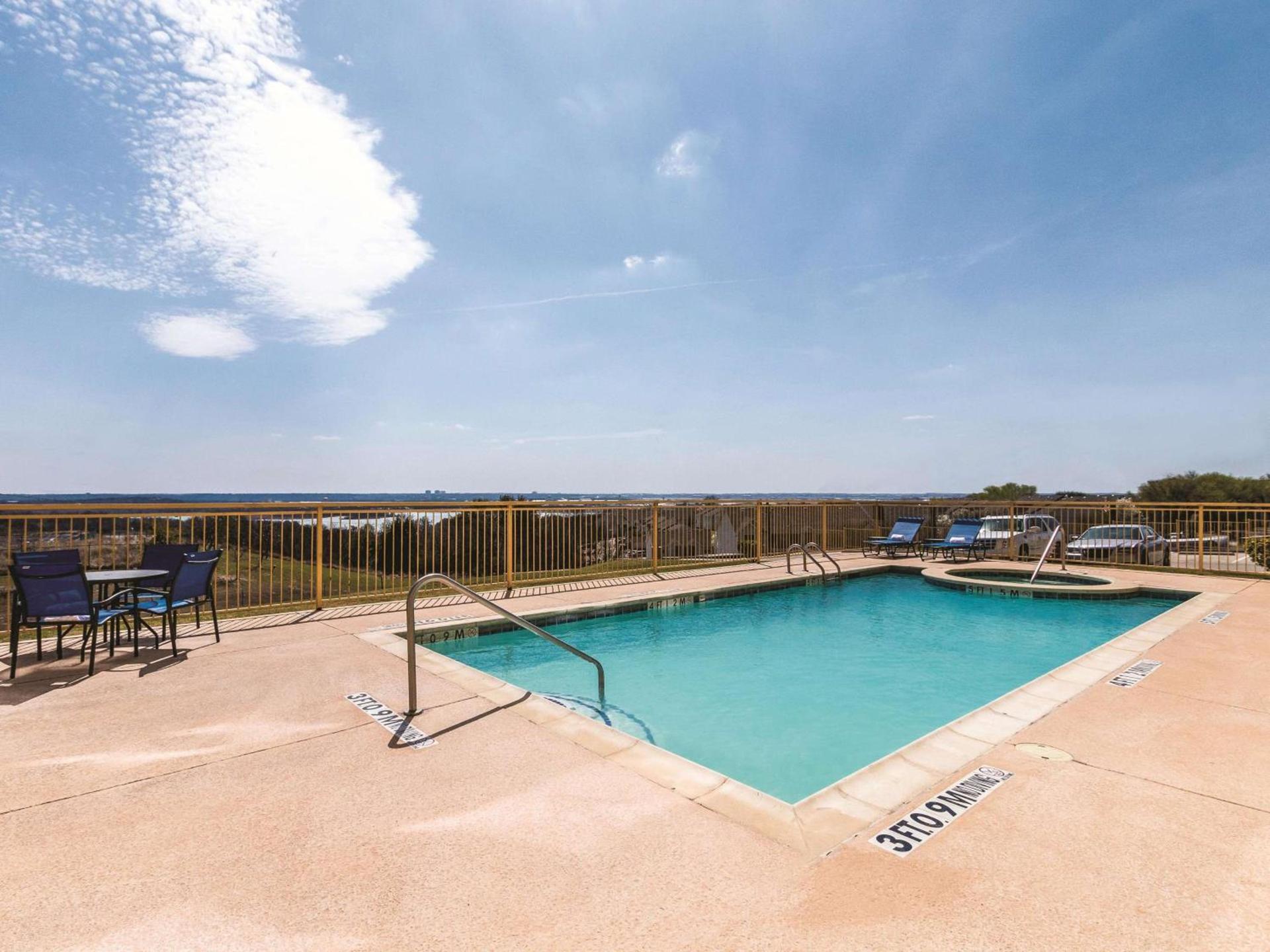 La Quinta by Wyndham Fort Worth - Lake Worth photo 15