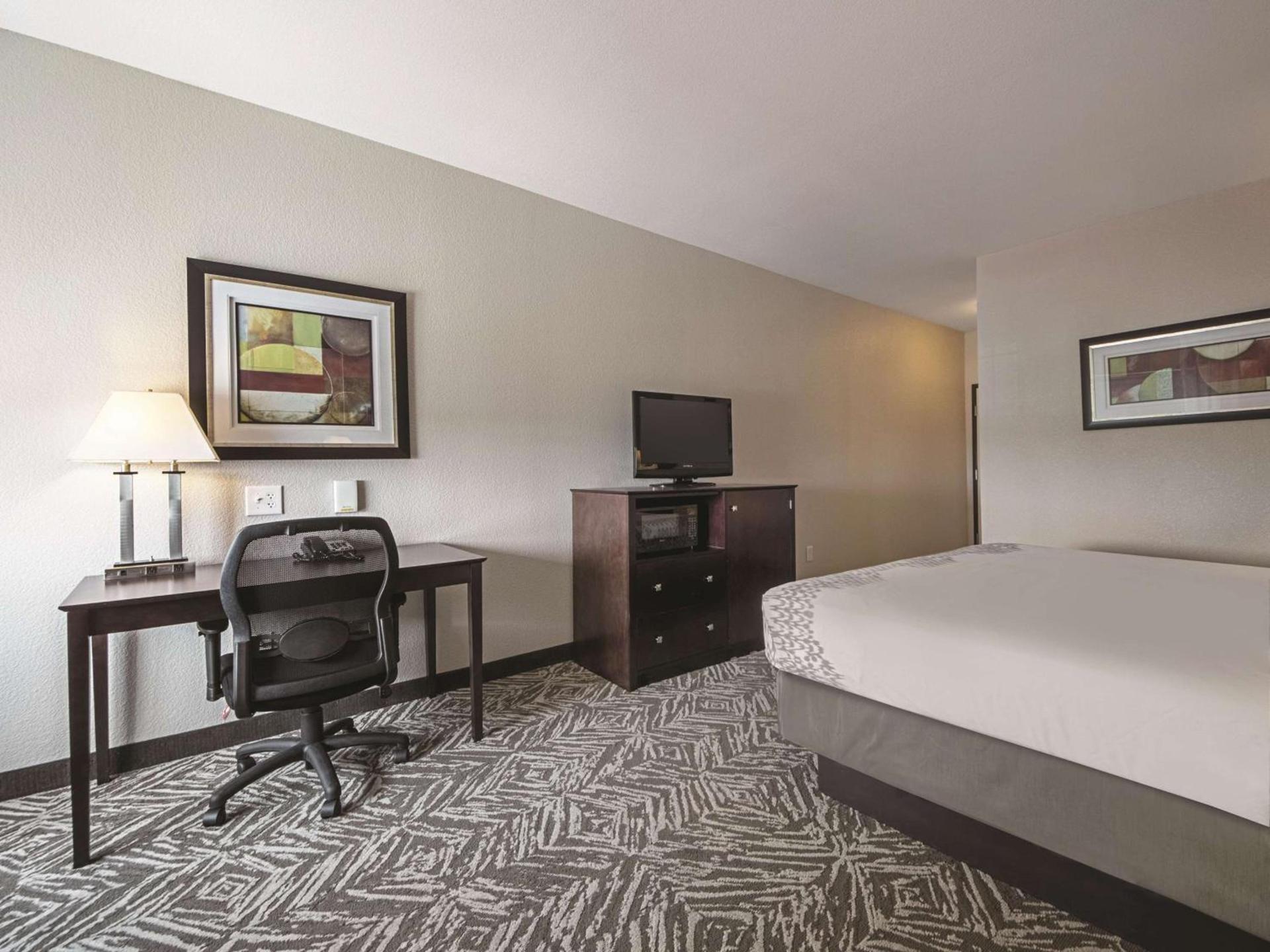 La Quinta by Wyndham McKinney photo 16