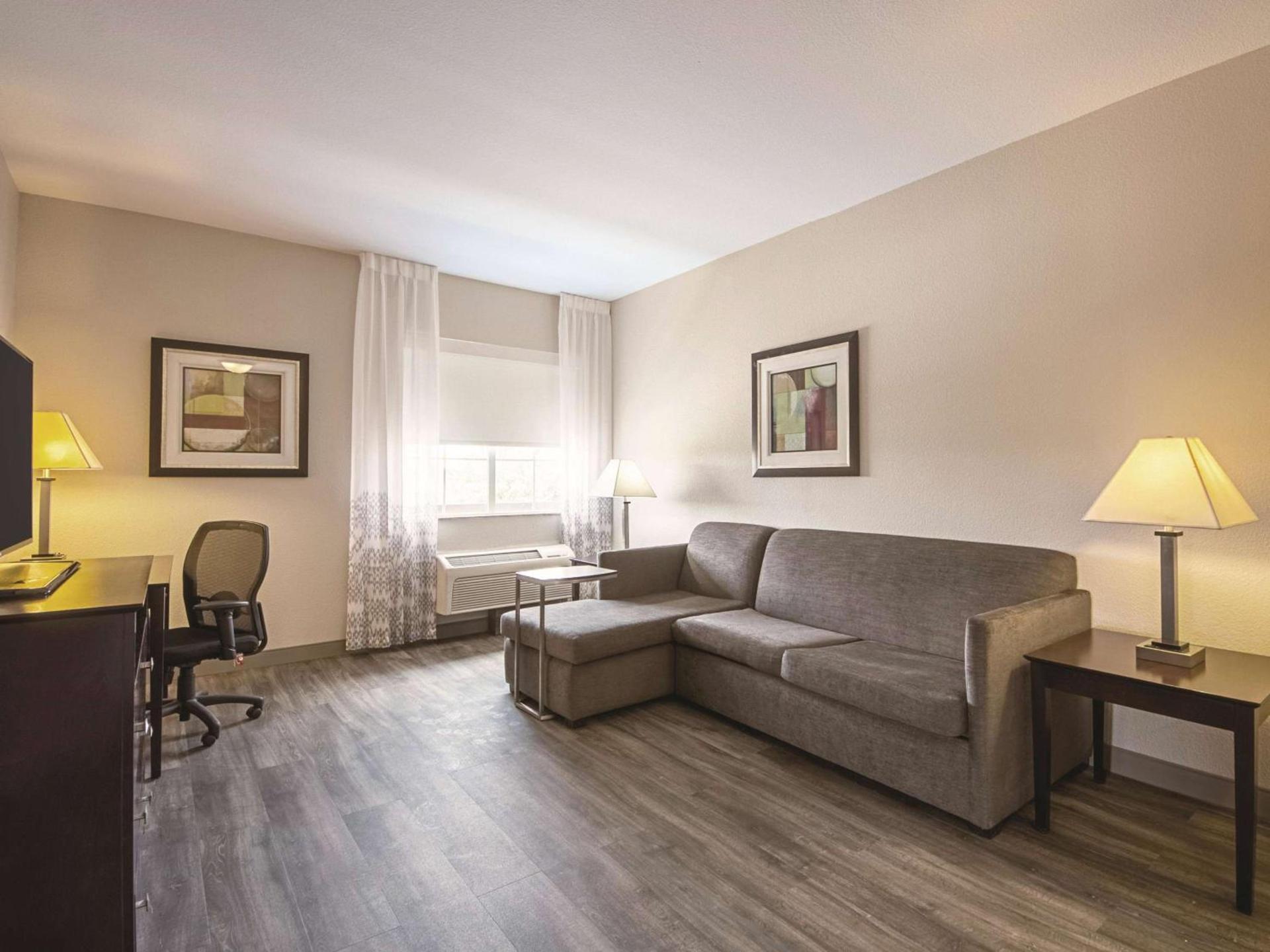 La Quinta by Wyndham McKinney photo 28