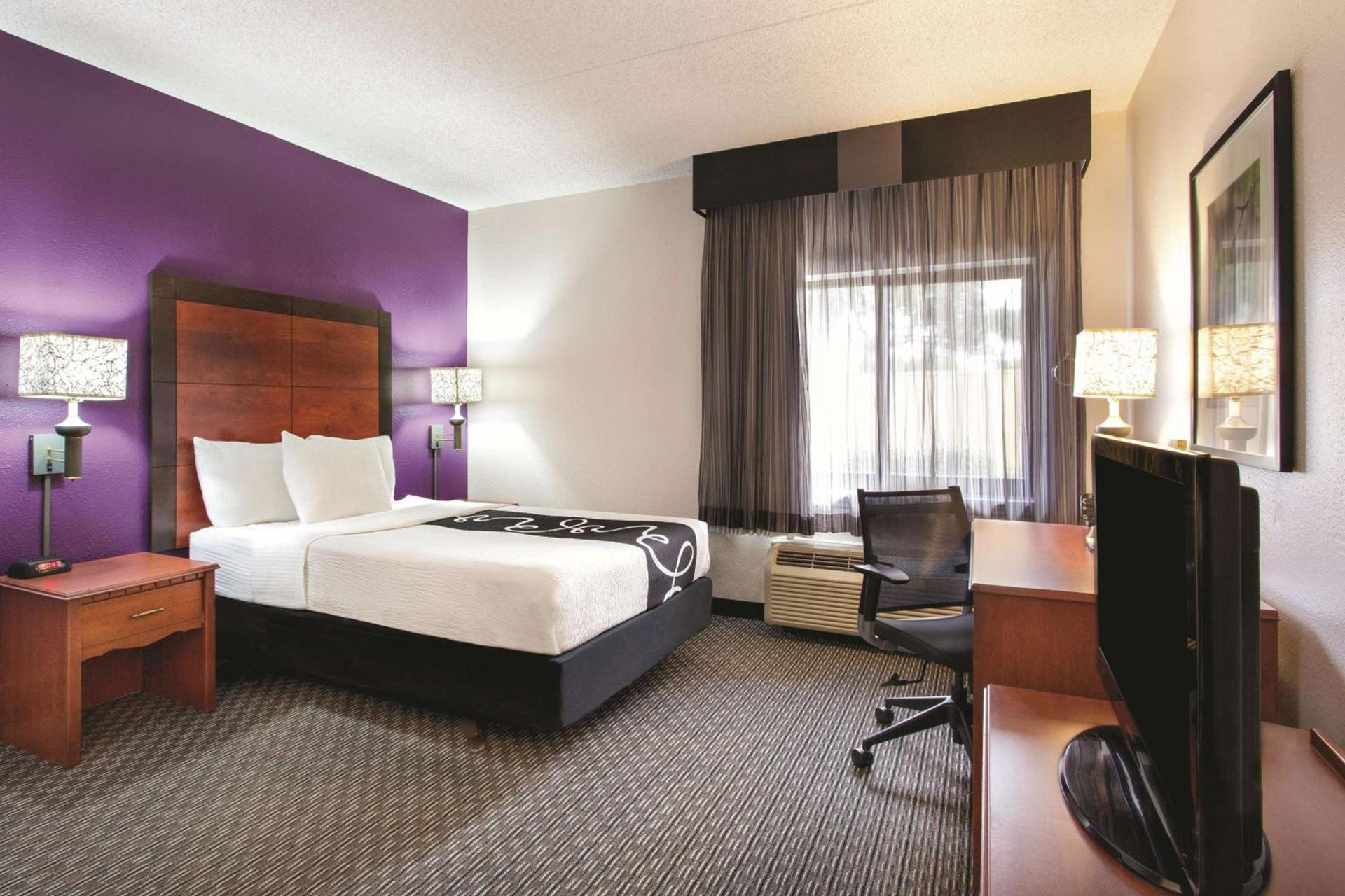 La Quinta by Wyndham Miami Airport East photo 25