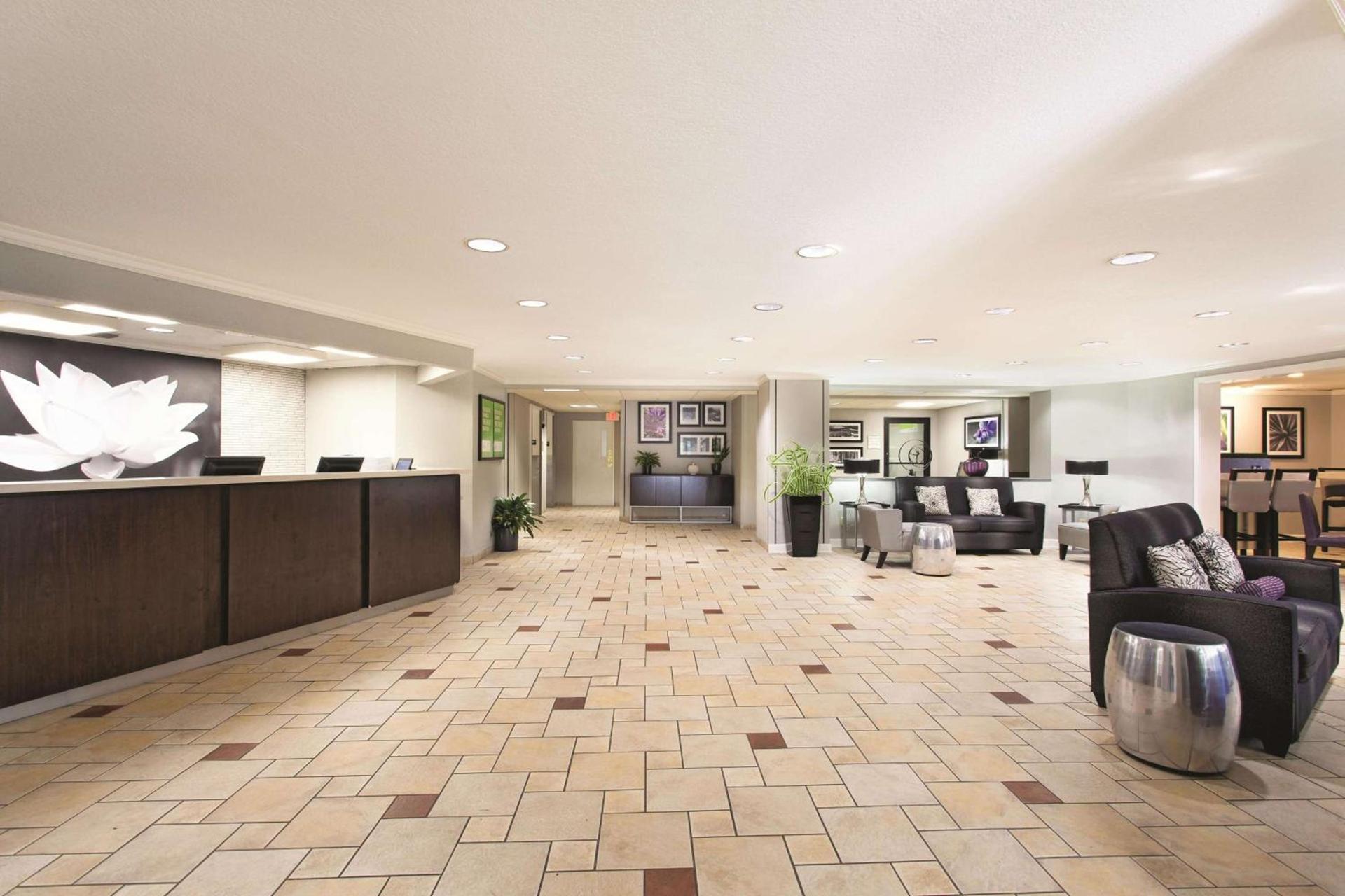 La Quinta by Wyndham Miami Airport East photo 6