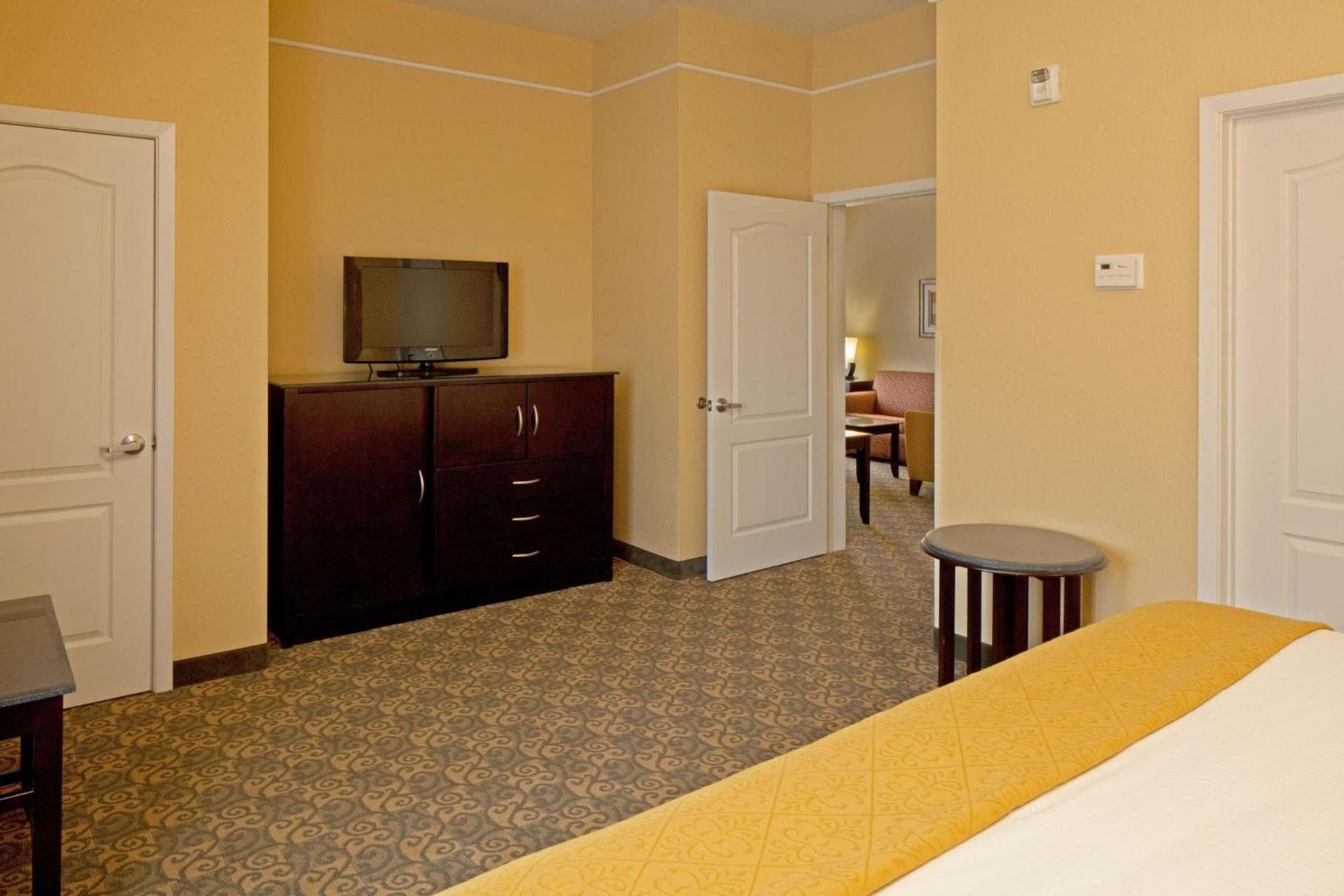 Stay Express Inn & Suites - Mobile, Al photo 13
