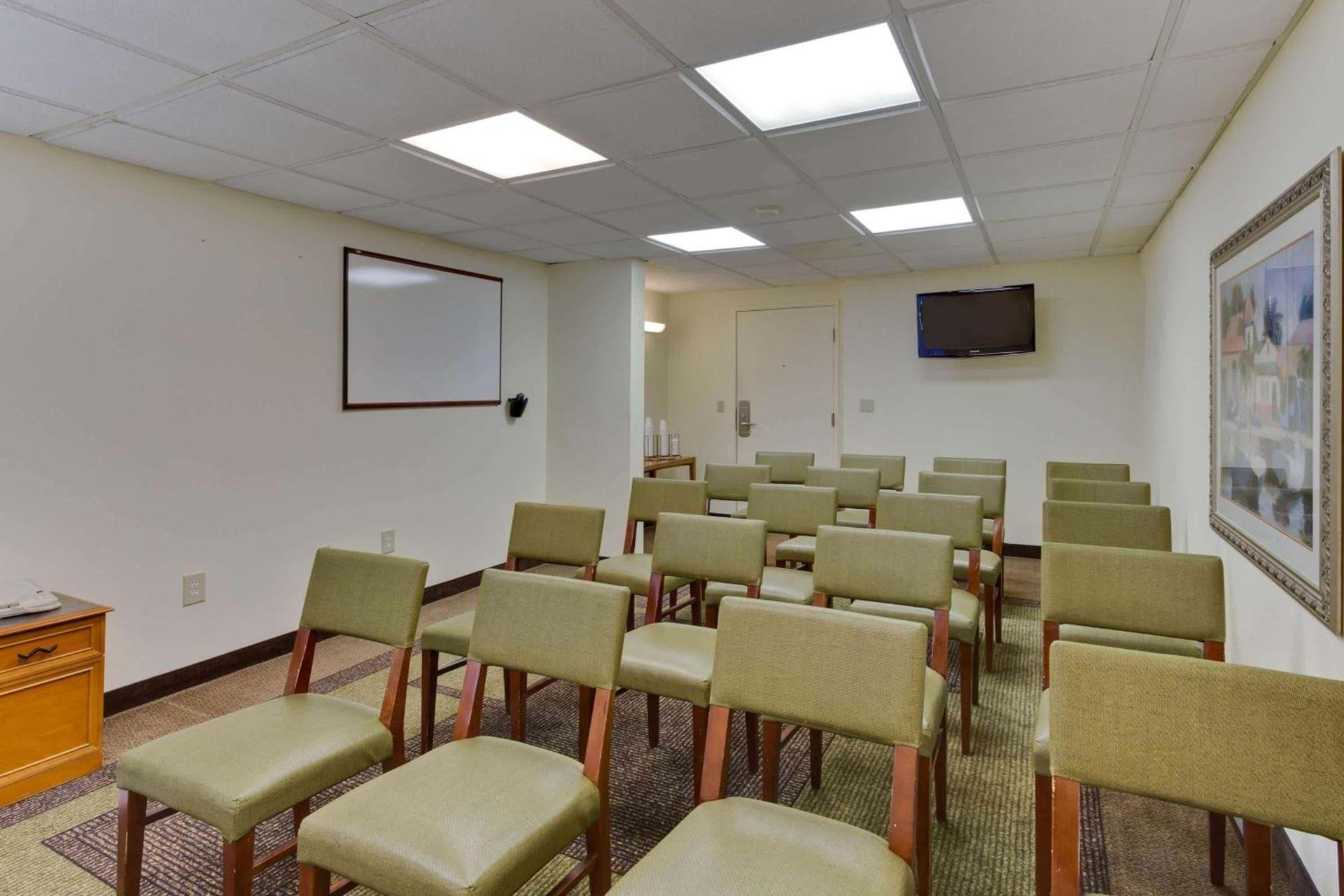 La Quinta by Wyndham Lakeland East photo 24