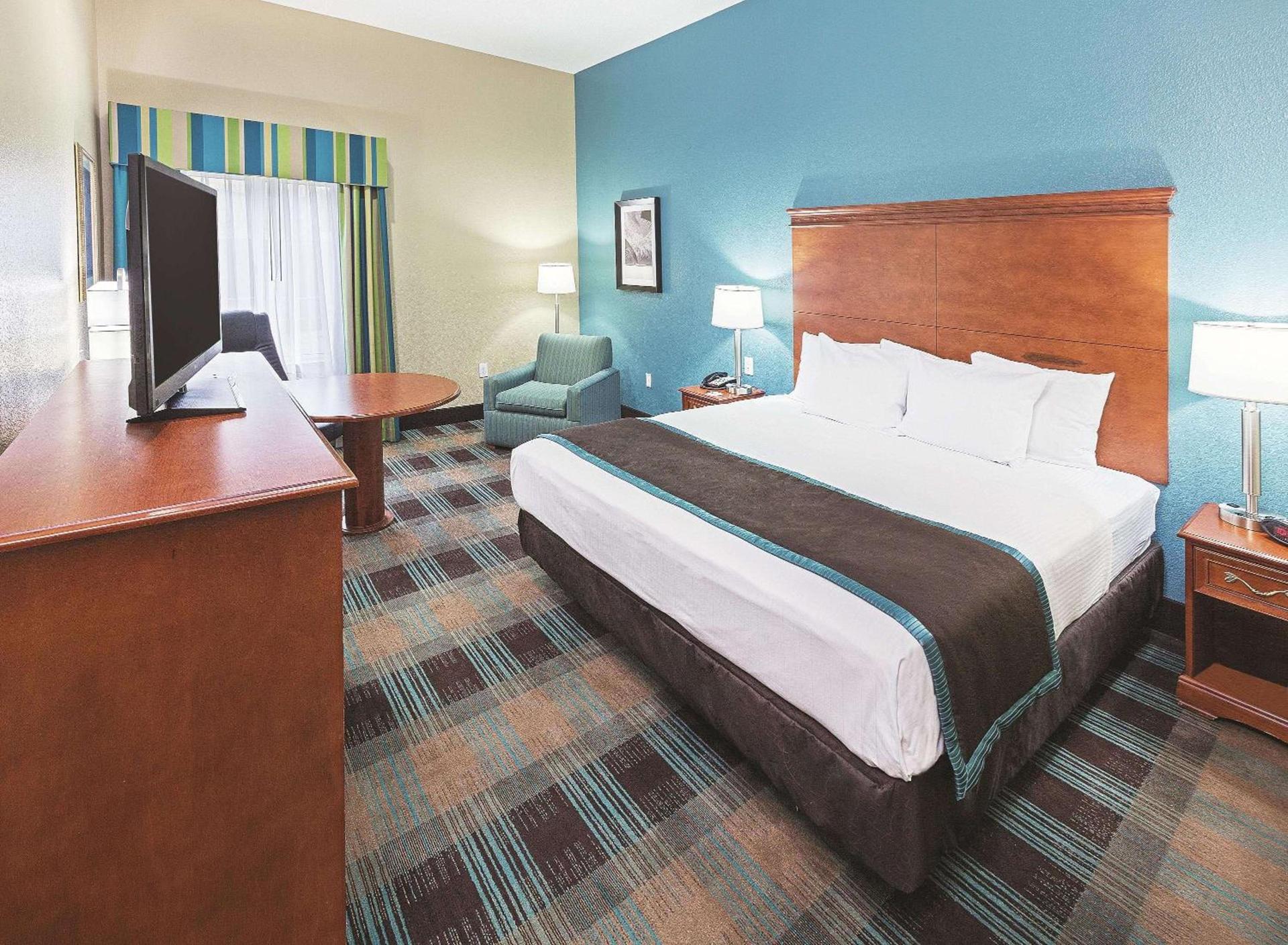Sonesta Essential HOU Airport Road photo 9