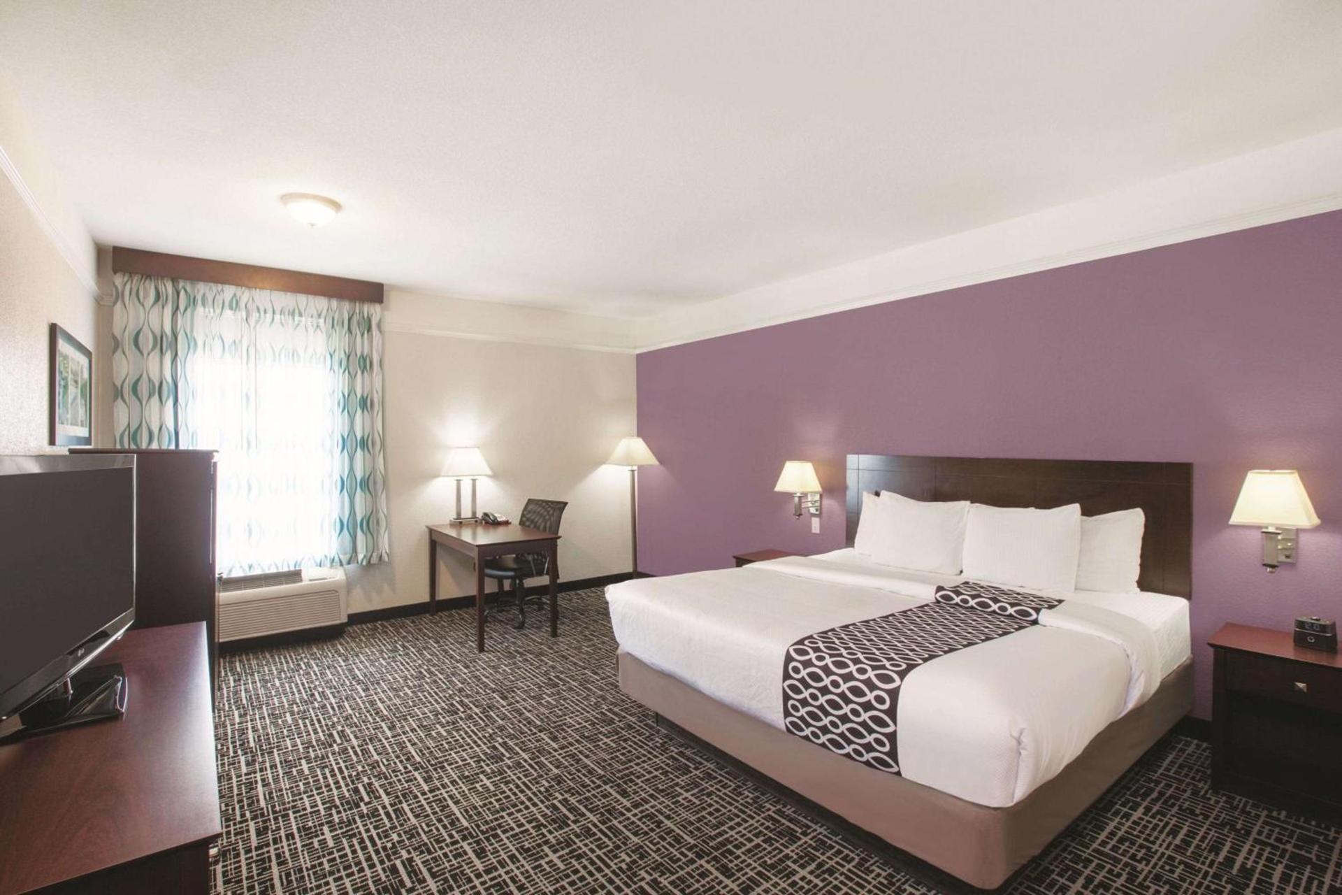 La Quinta by Wyndham Mansfield TX photo 2